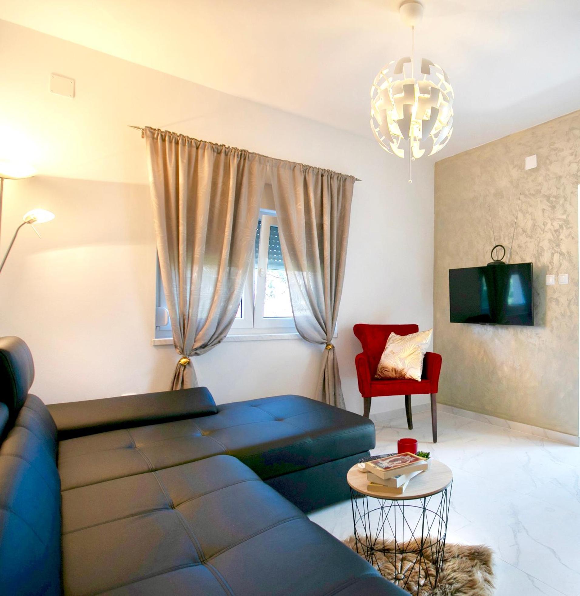 One-Bedroom Apartment with Garden View
