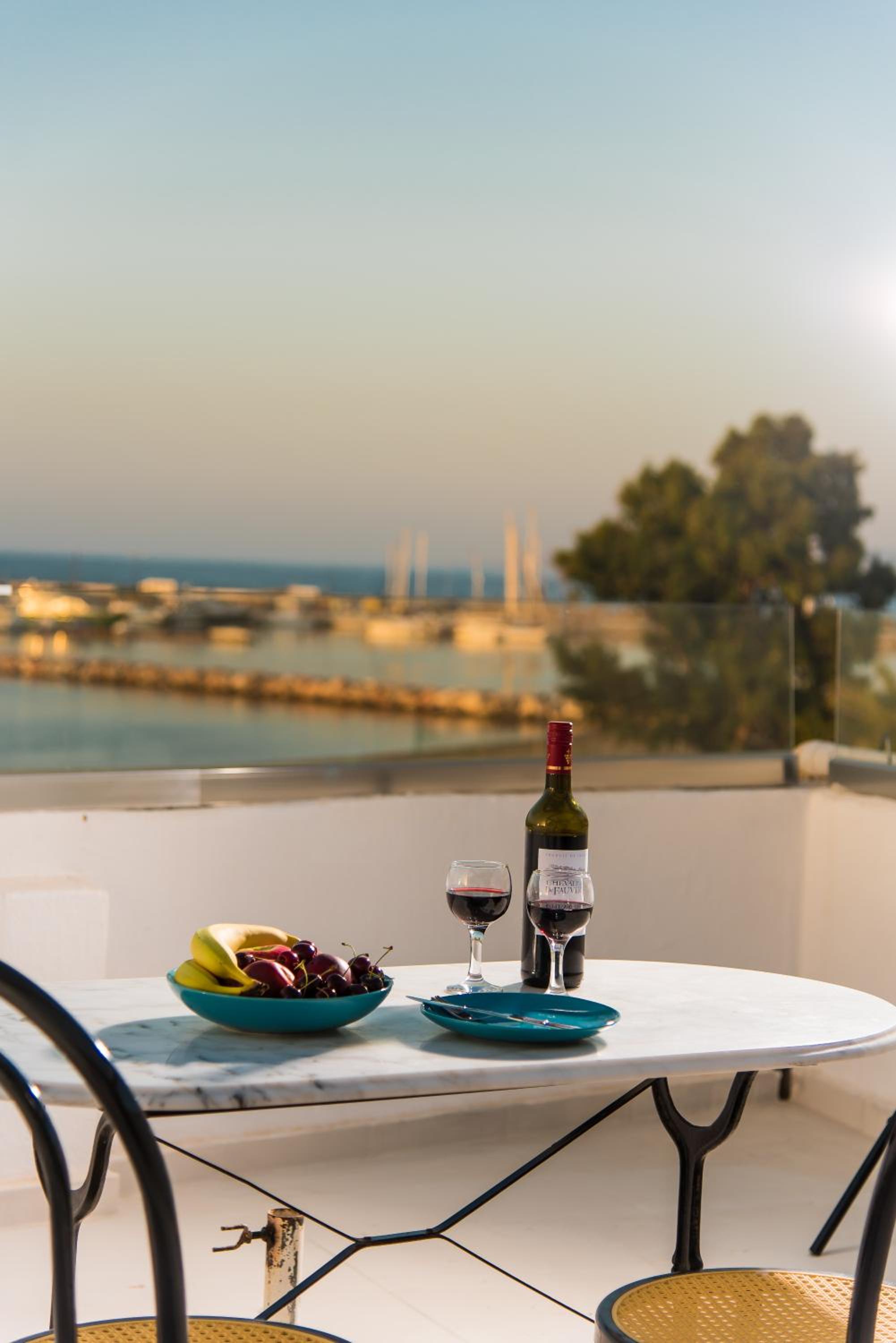Apartment with Sea View - Photo 15