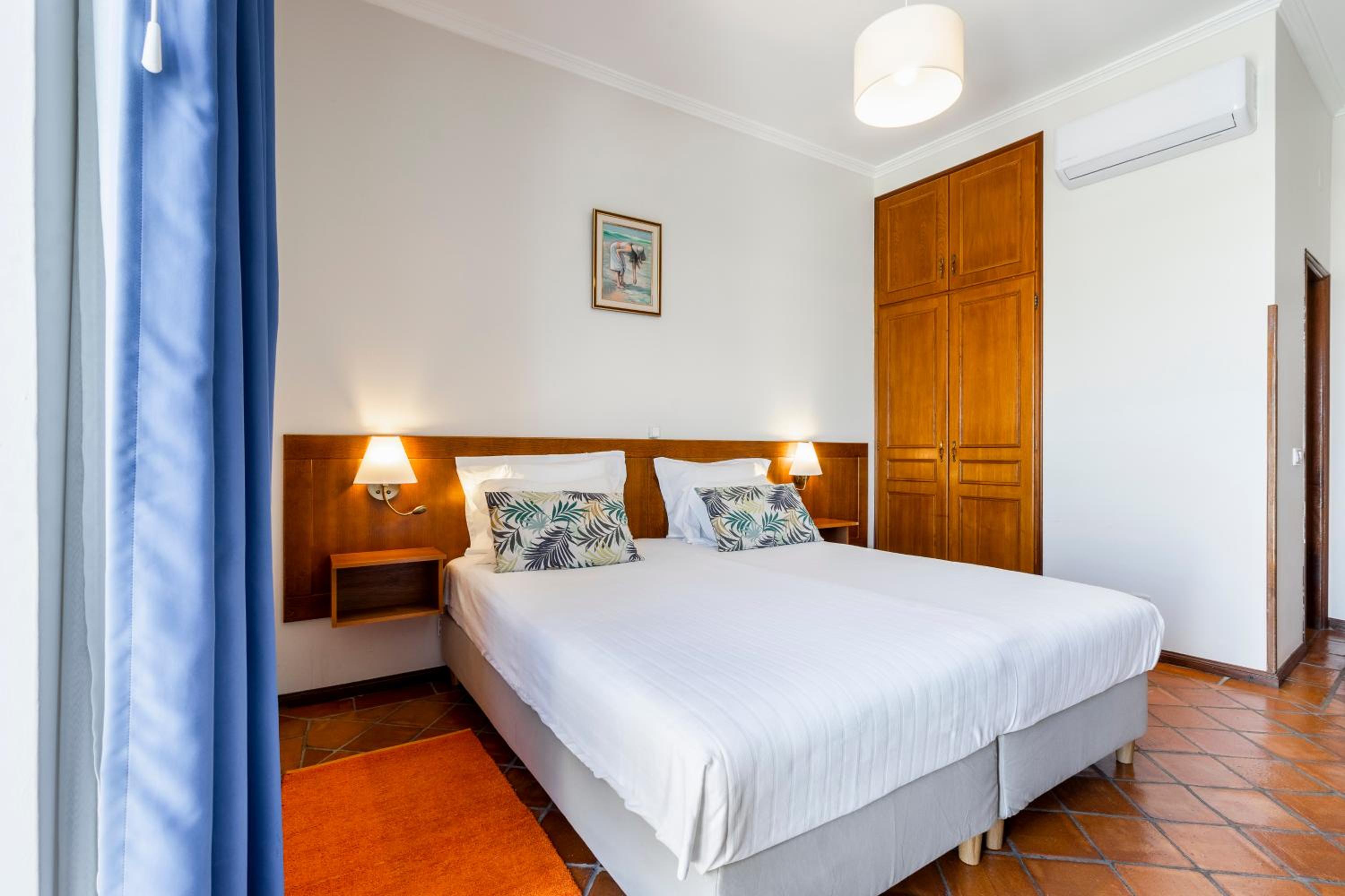 Double or Twin Room - Photo 4