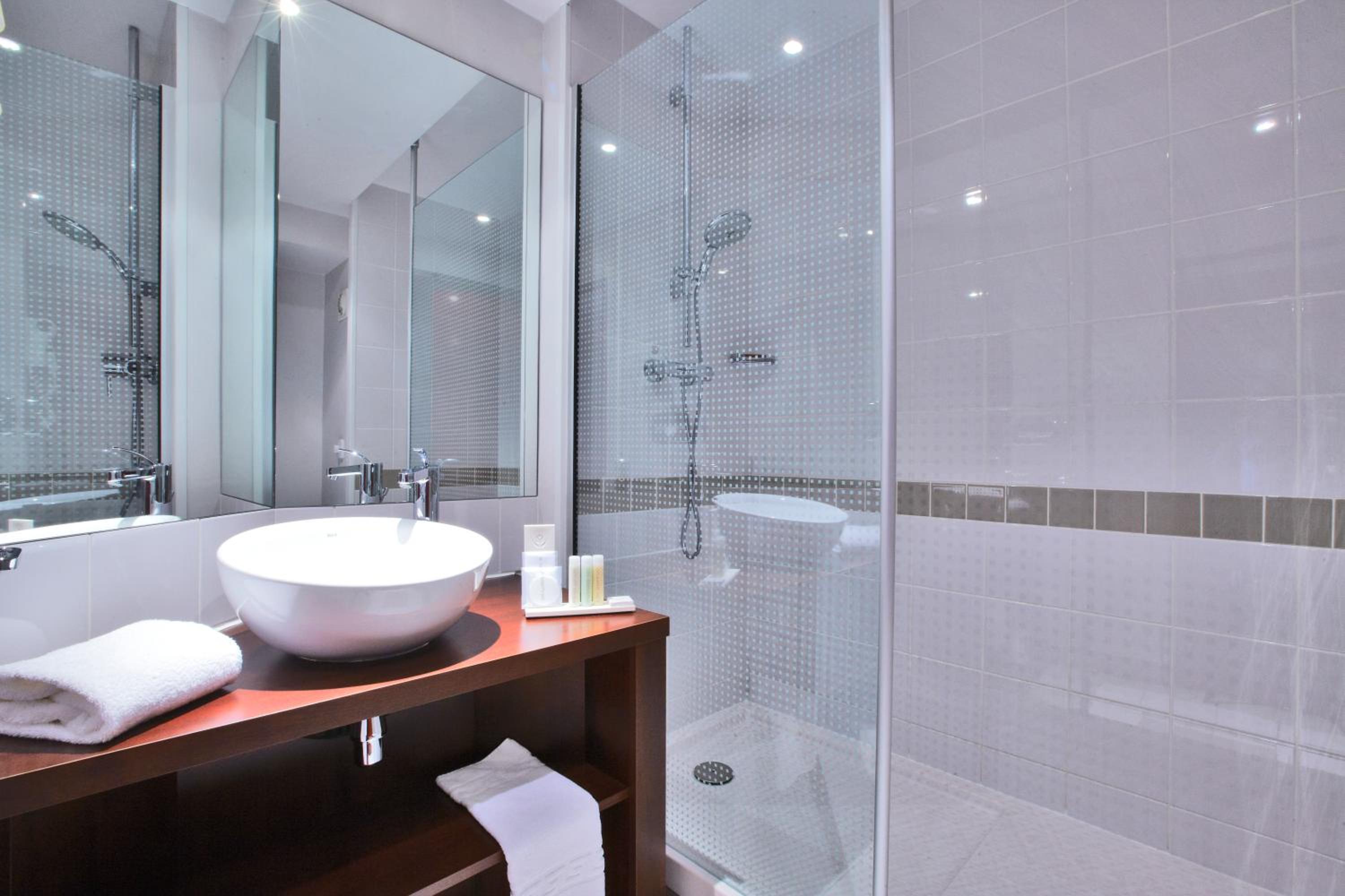 Standard Double Room - Photo 5