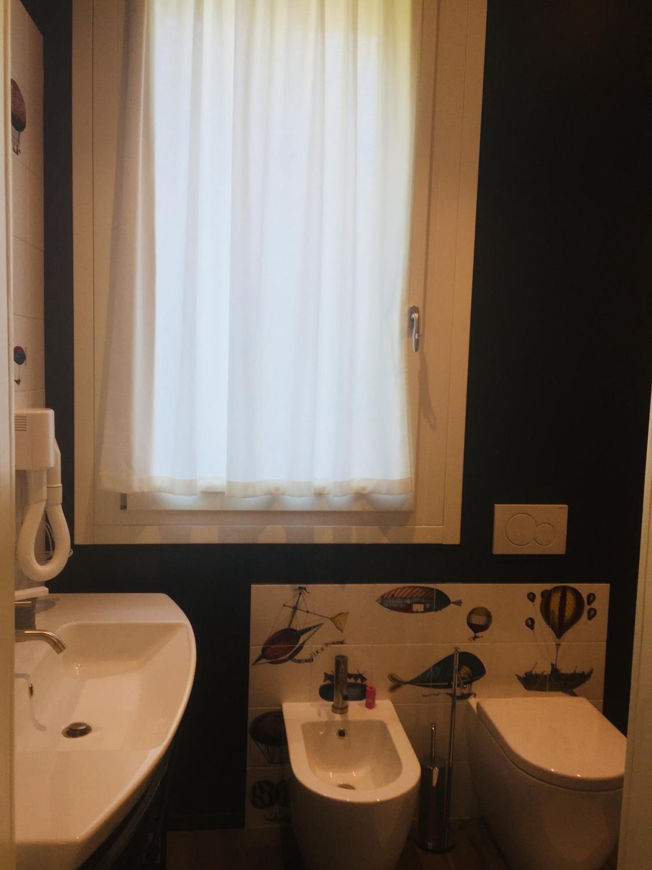 Double Room with Private Bathroom - Photo 2