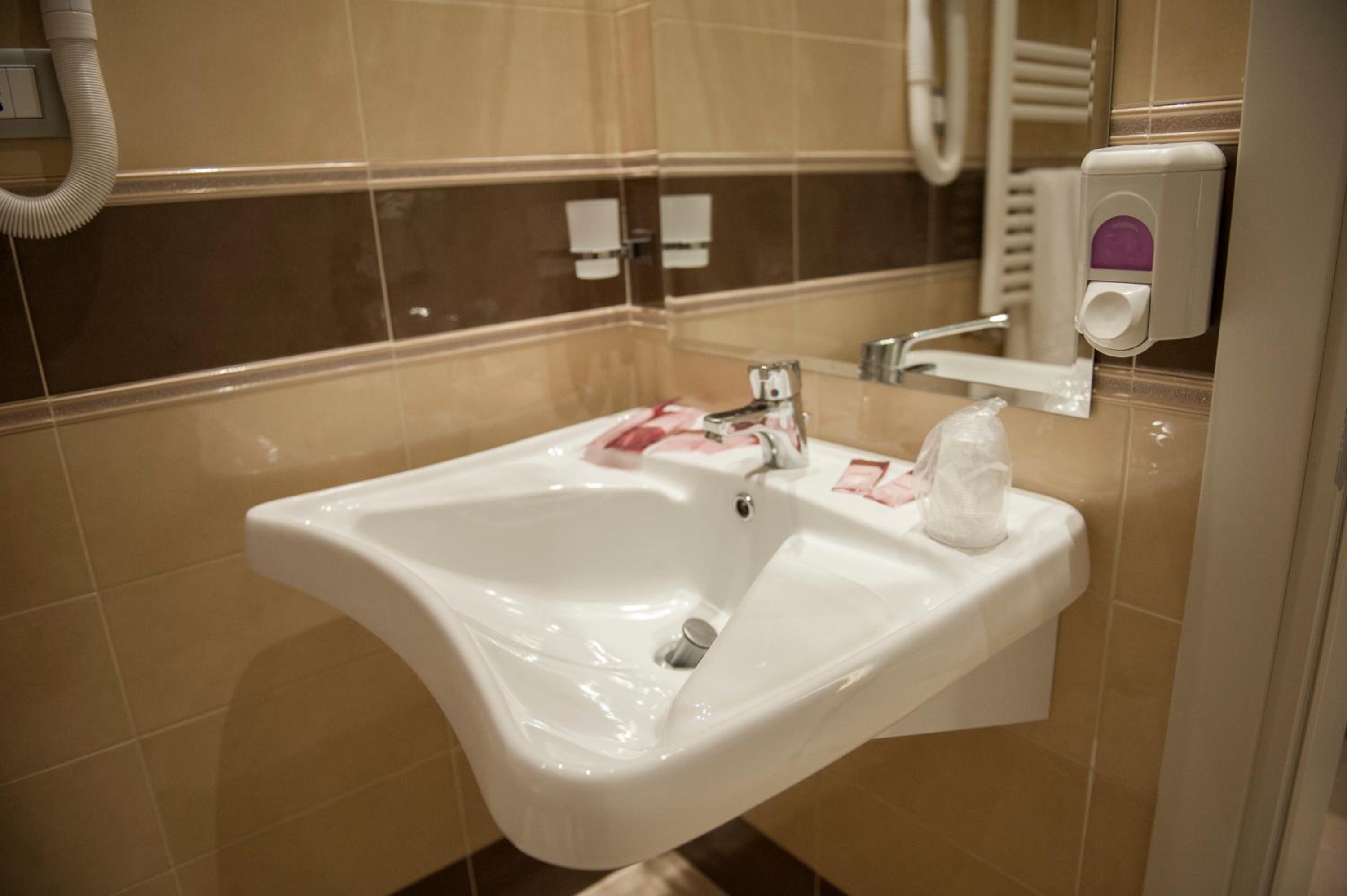 Superior Double or Twin Room - Photo 31