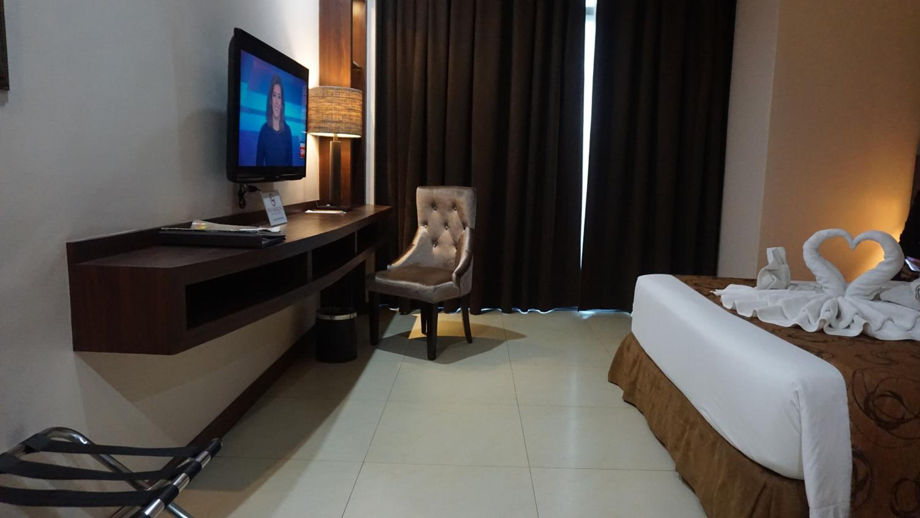 Deluxe Double Room with Balcony photo 3