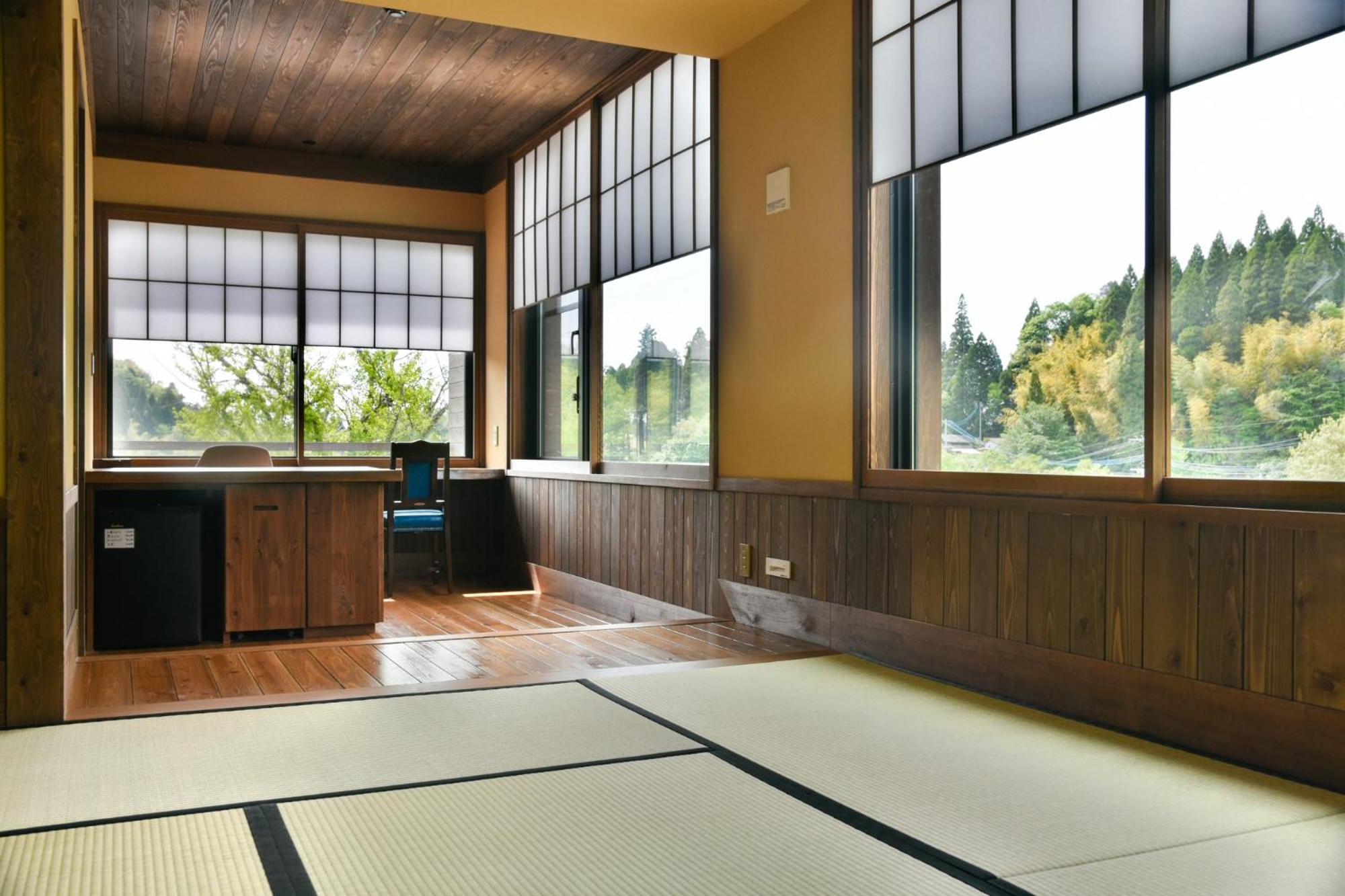 Quadruple Room with Private Bathroom - Photo 1