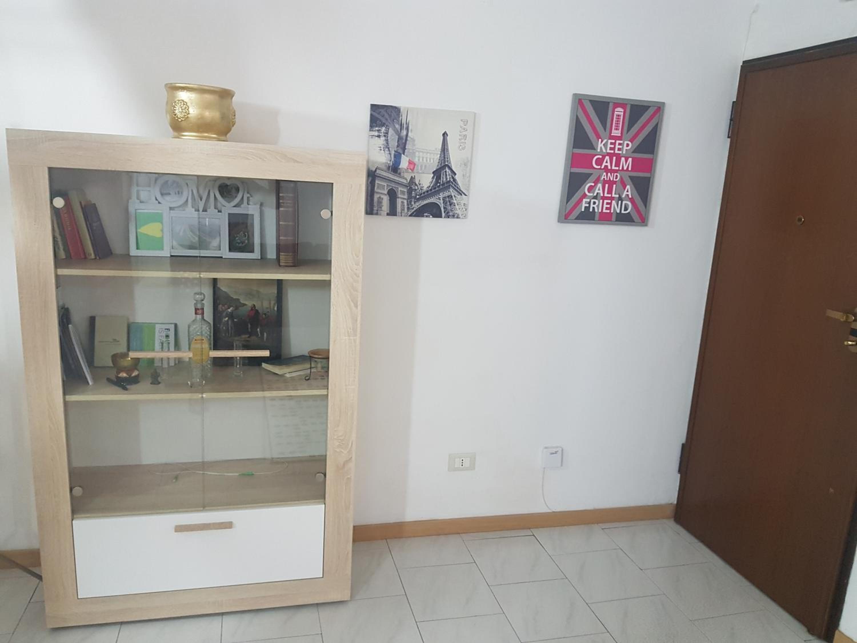 Two-Bedroom Apartment - Photo 2