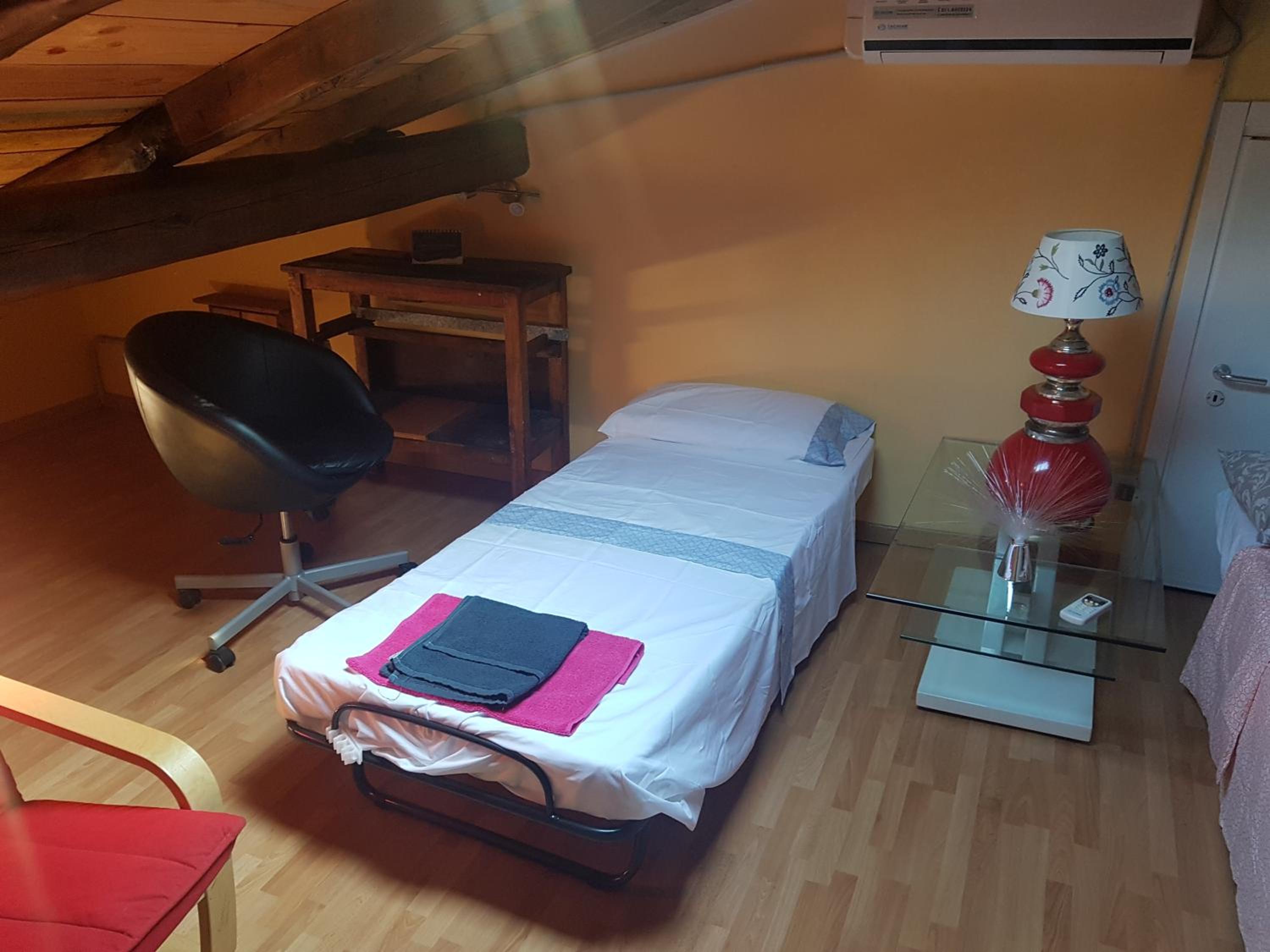 Two-Bedroom Apartment - Photo 5