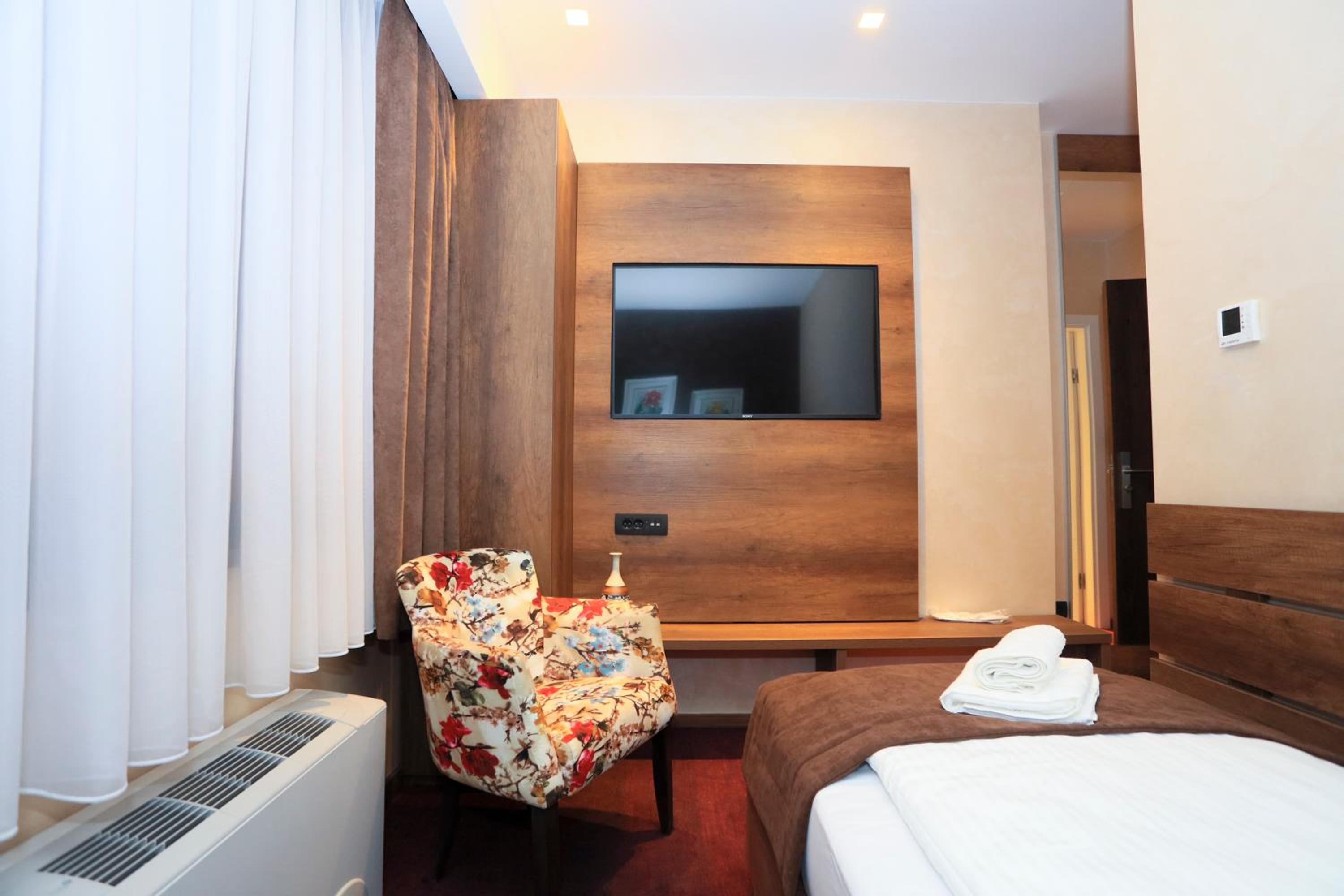 Single Room photo 3