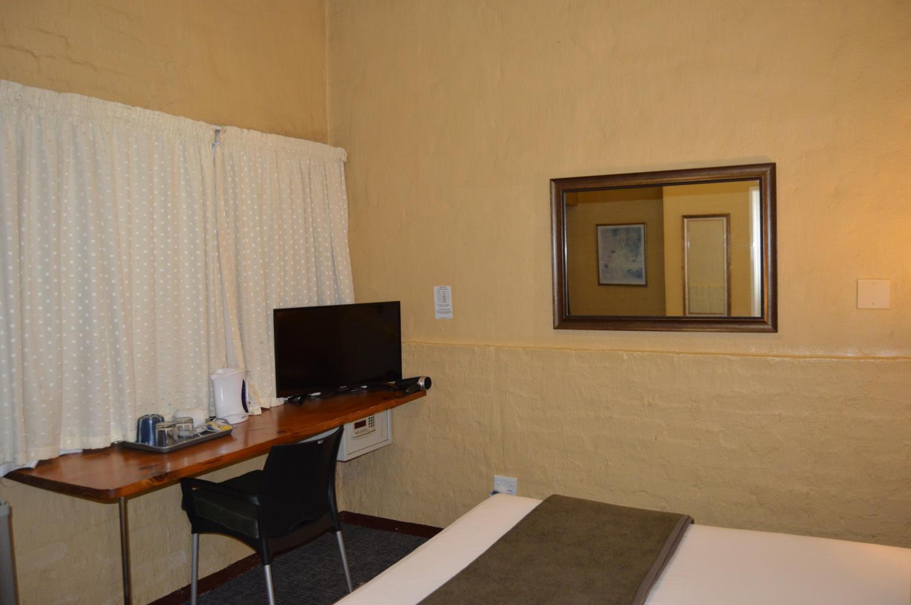 Budget Double Room photo 1