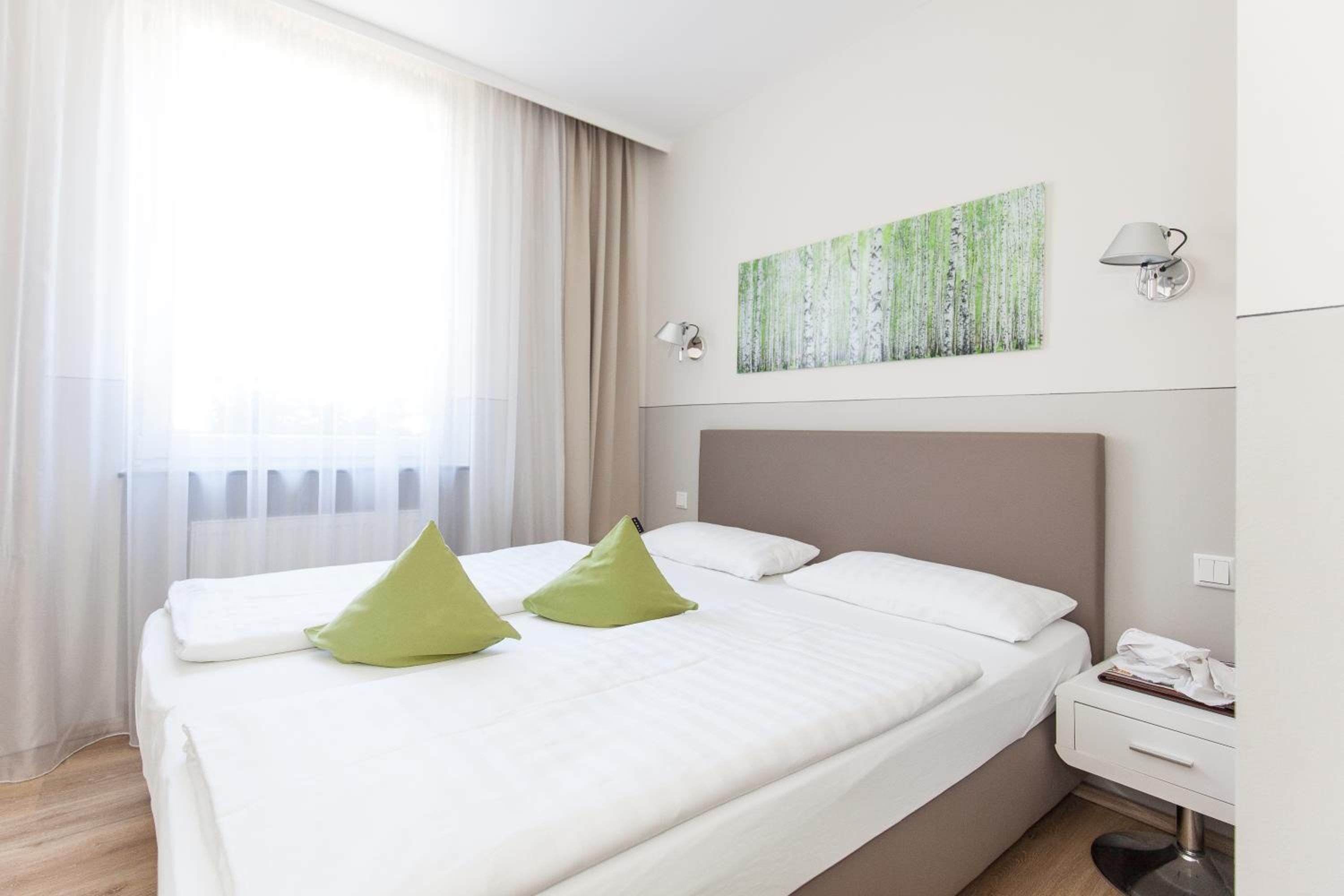 Standard Double Room - Photo 2