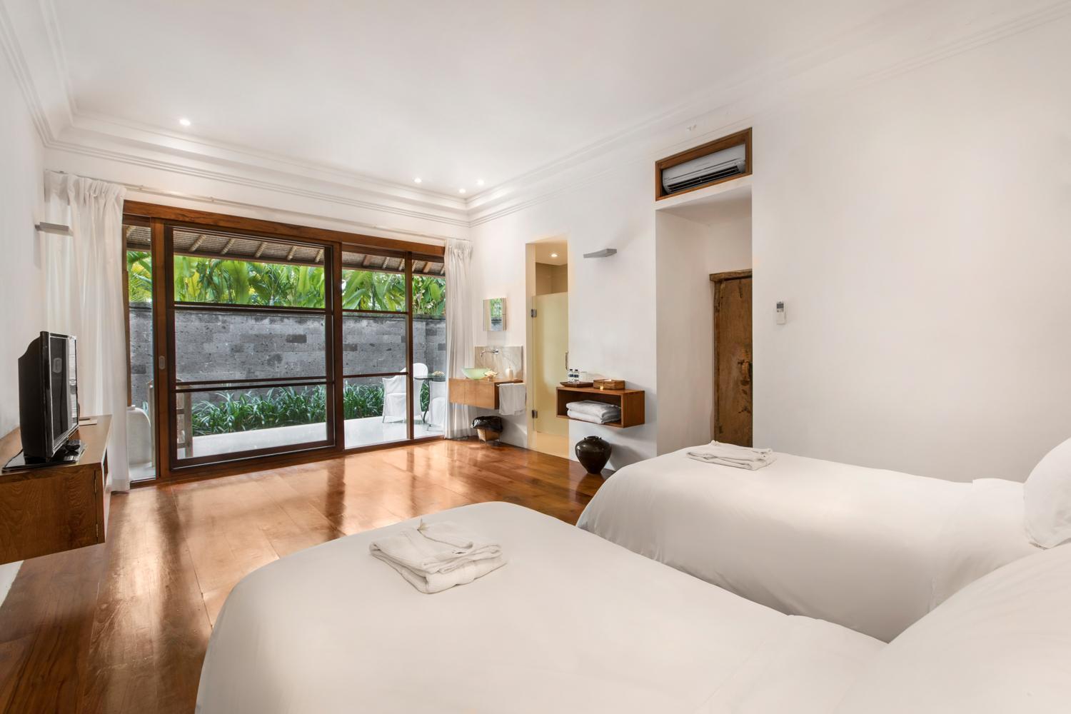 Superior Twin Room - Photo 12