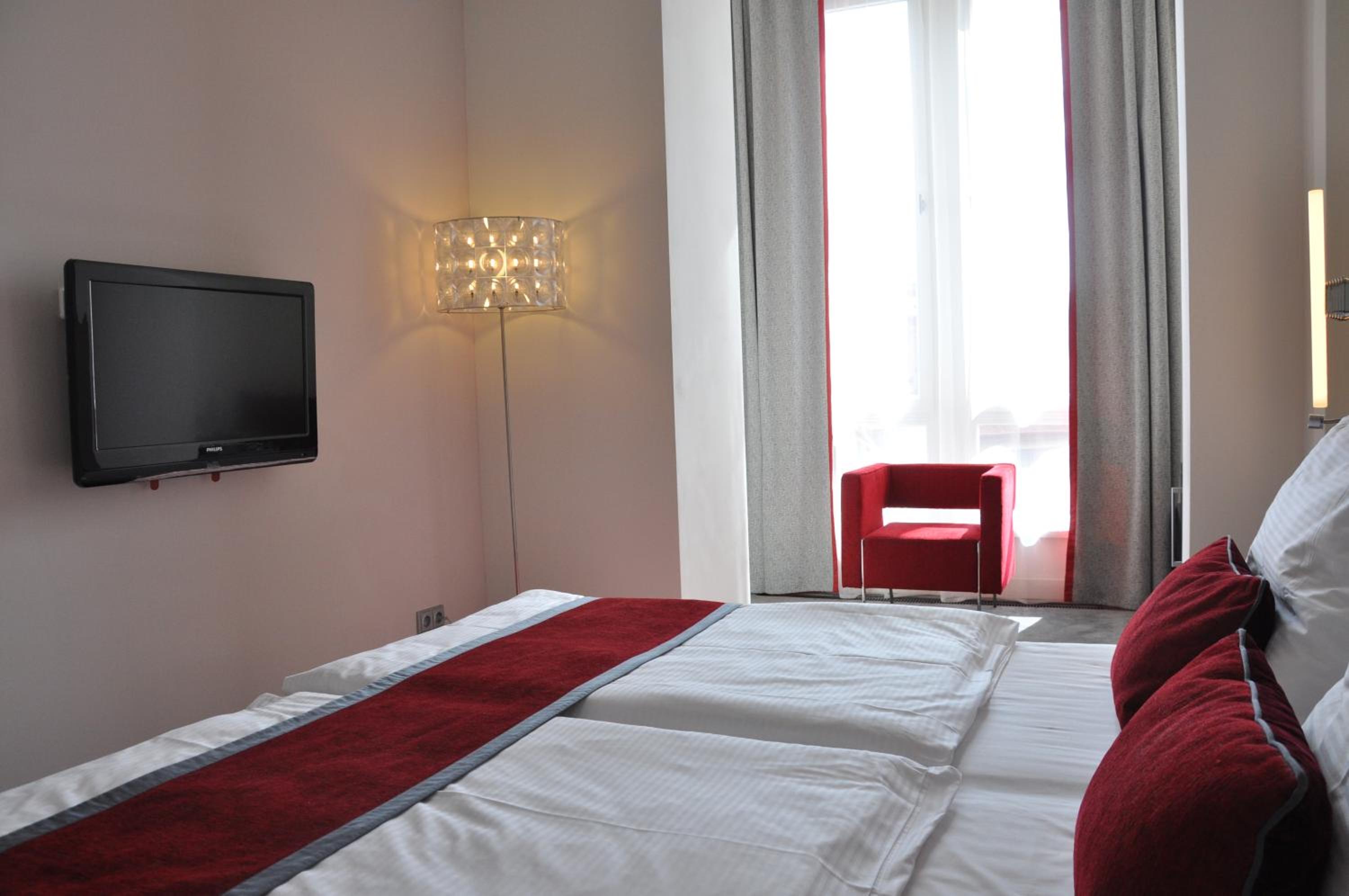 Red & Blue Design Hotel Prague — photo 88