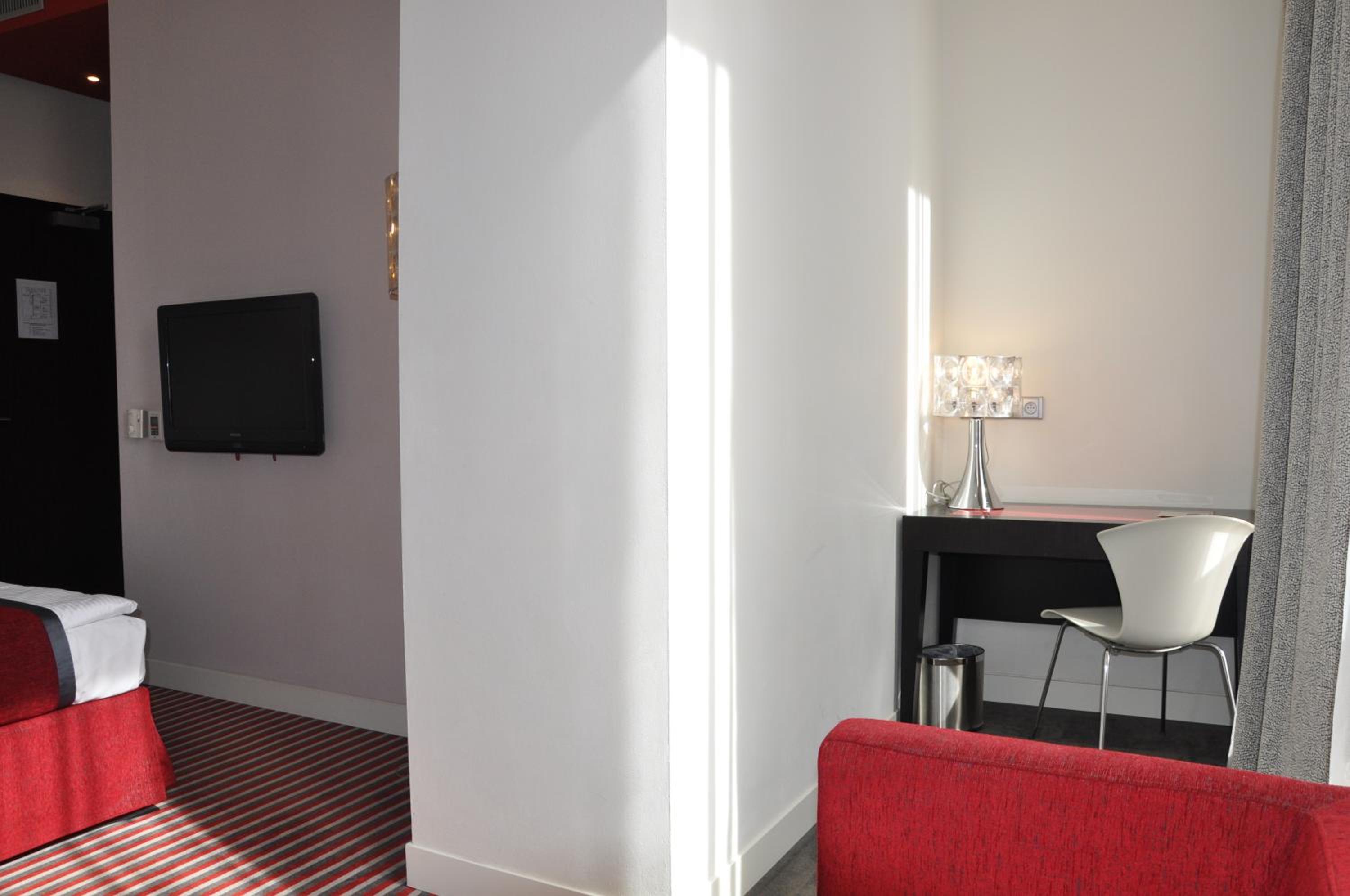 Red & Blue Design Hotel Prague — photo 90