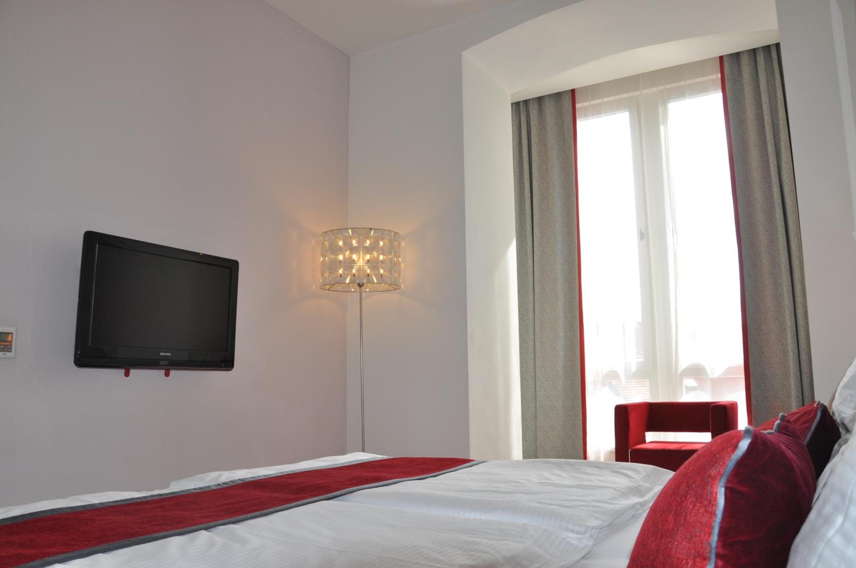Red & Blue Design Hotel Prague — photo 86