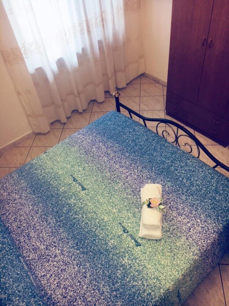 One-Bedroom Apartment - Photo 4