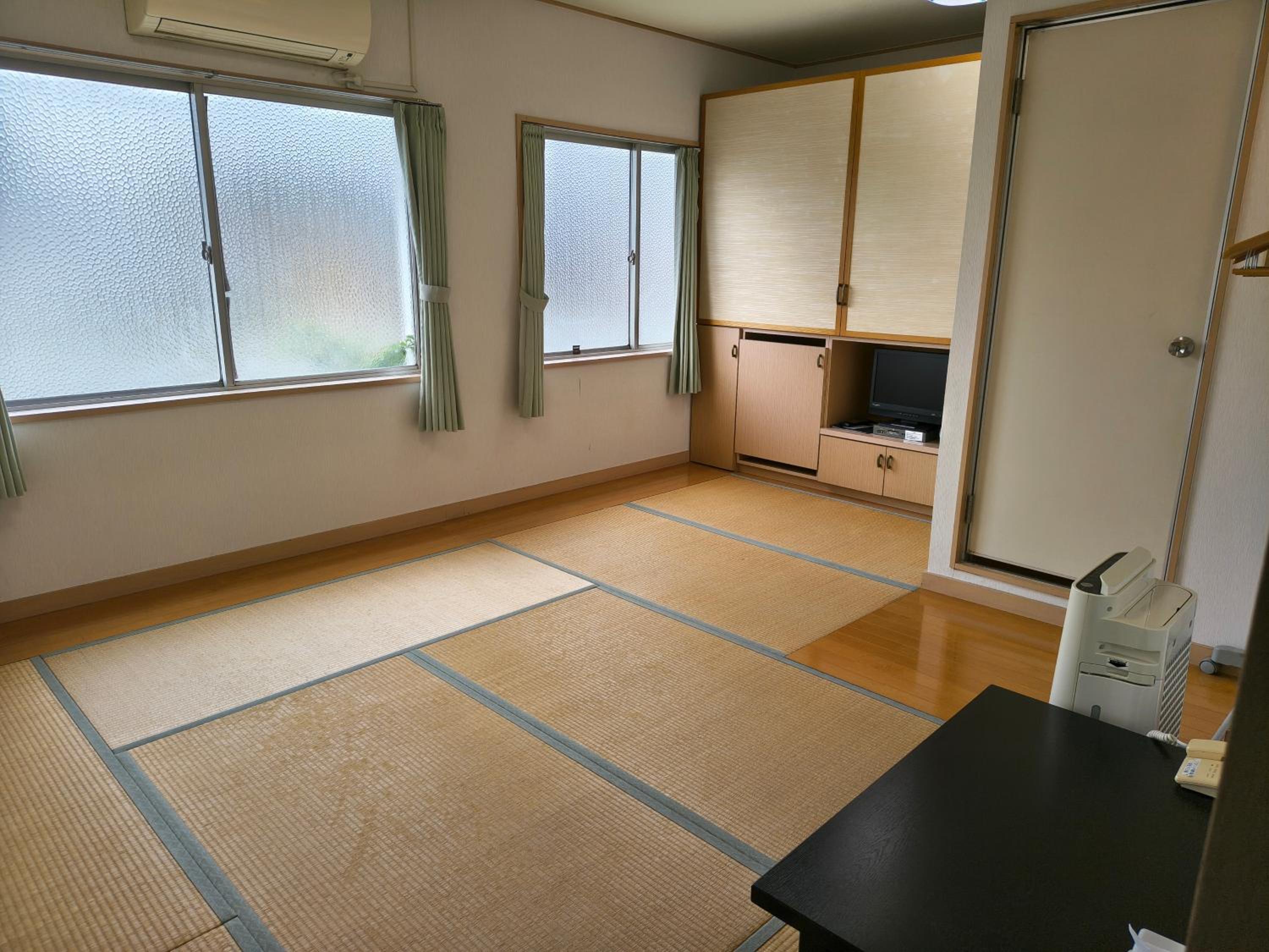Japanese-Style Room