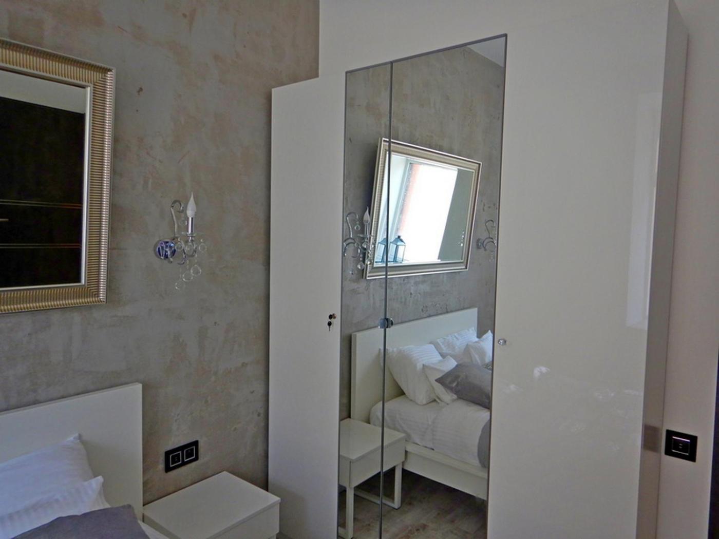 One-Bedroom Apartment - Photo 4