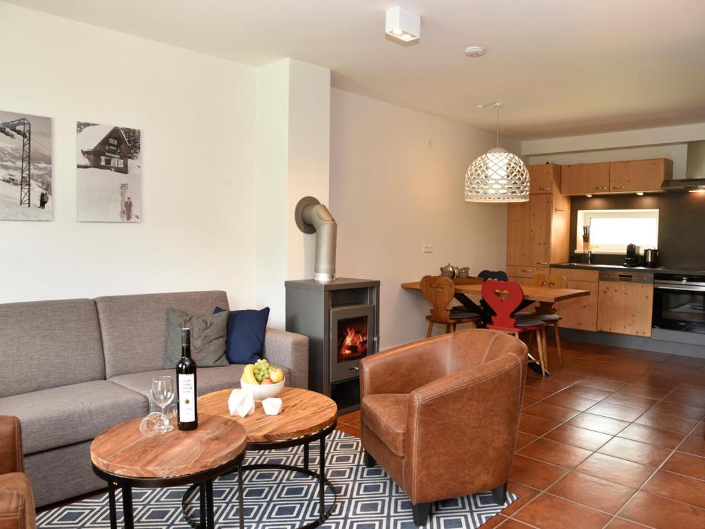 Comfort One-Bedroom Apartment (2 Adults + 2 Children)