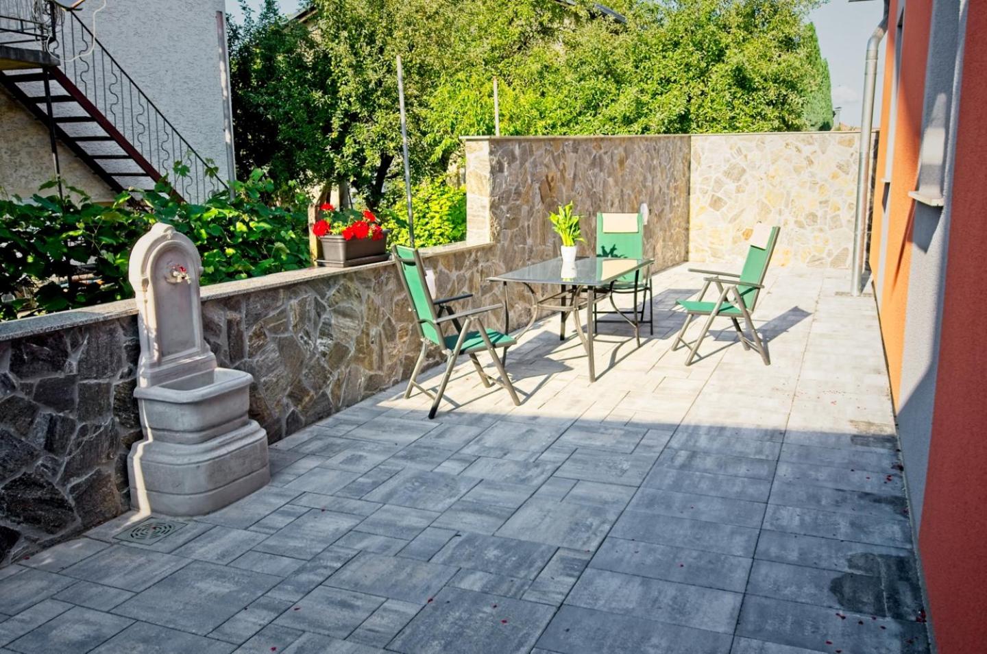 Apartment - Ground Floor - Photo 9