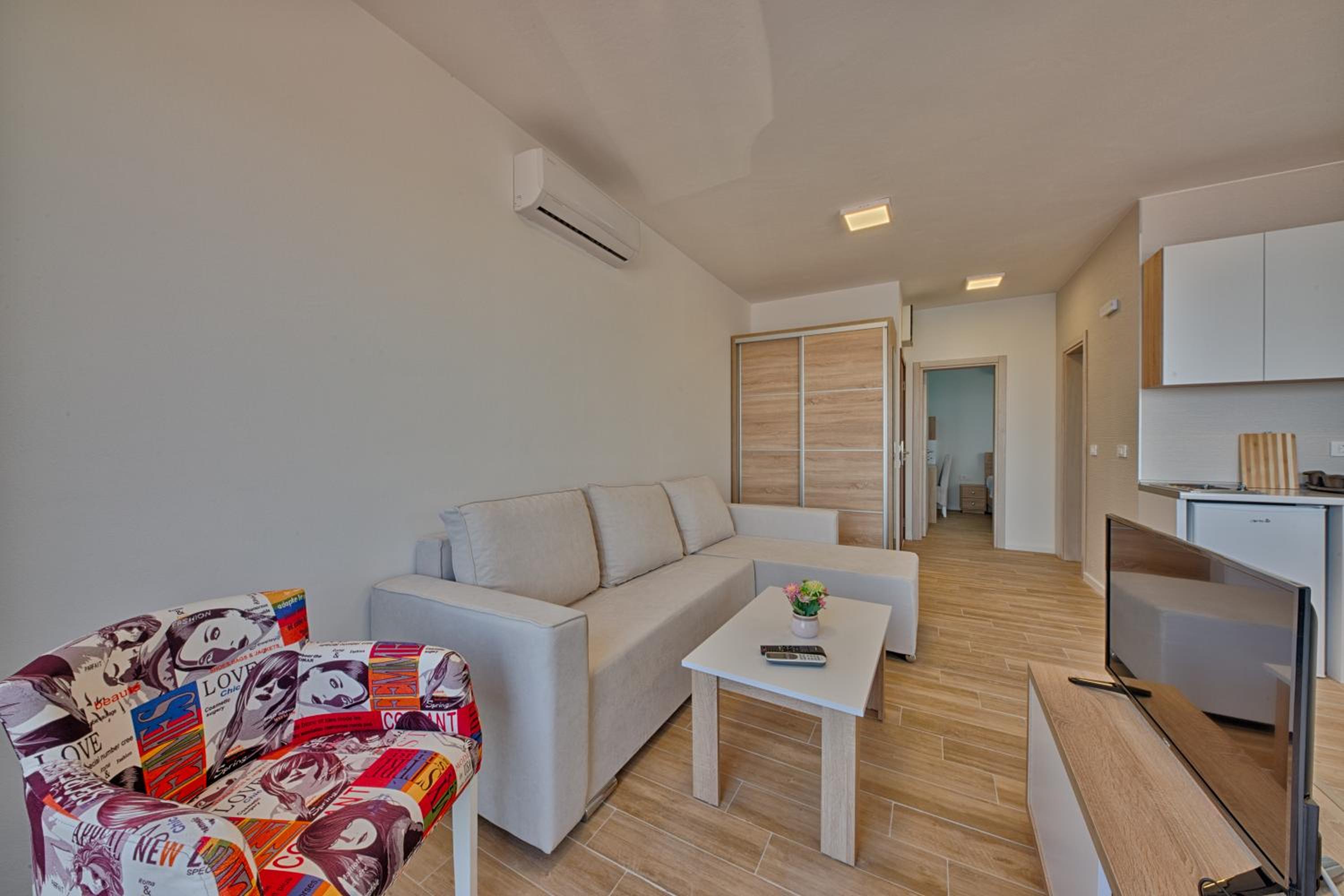 One-Bedroom Apartment