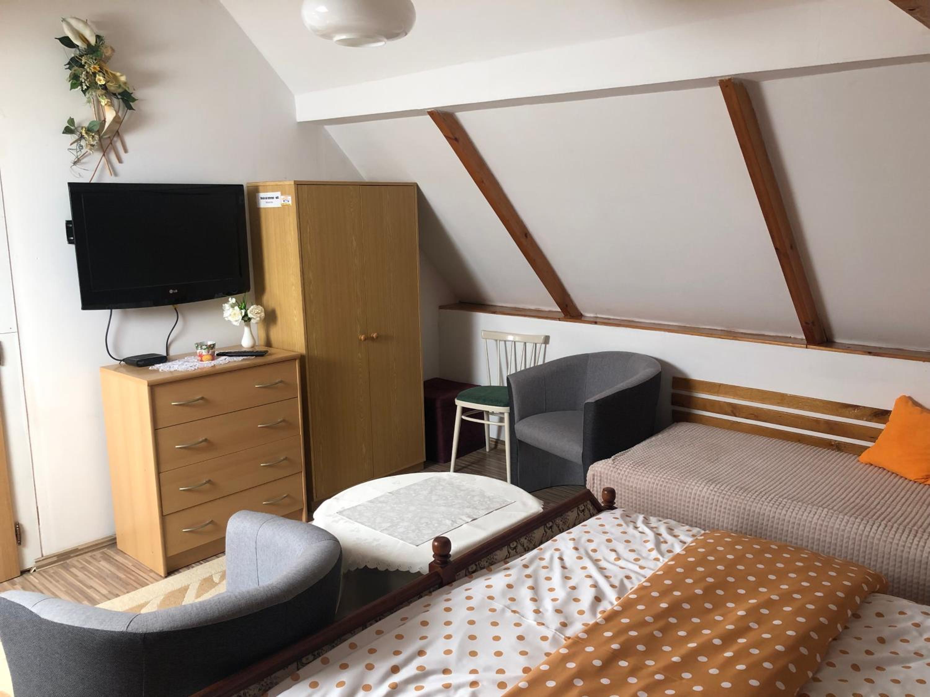 Quadruple Room with Shared Bathroom photo 1