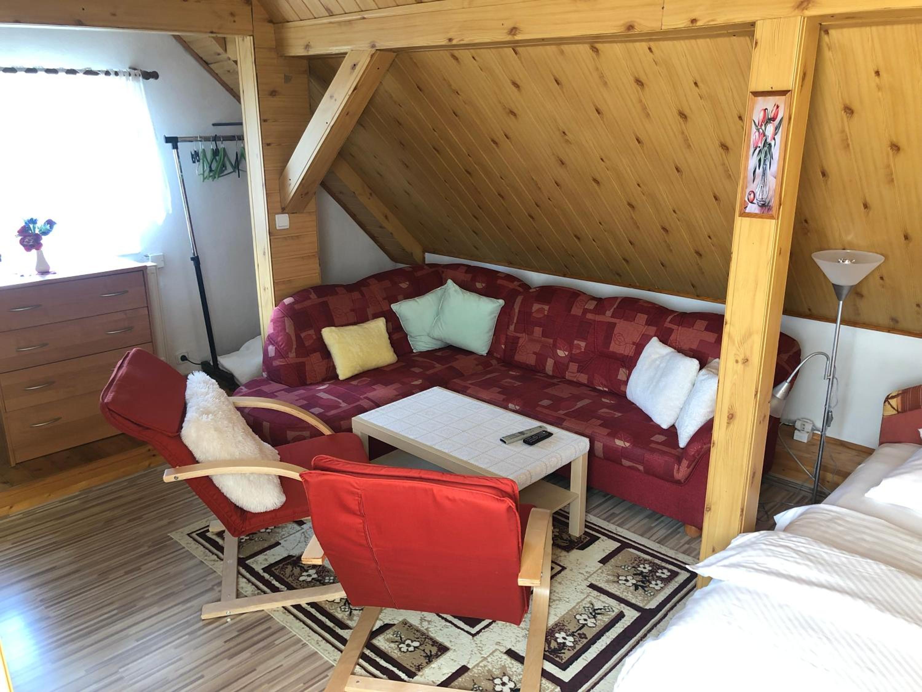 Quadruple Room with Shared Bathroom photo 2
