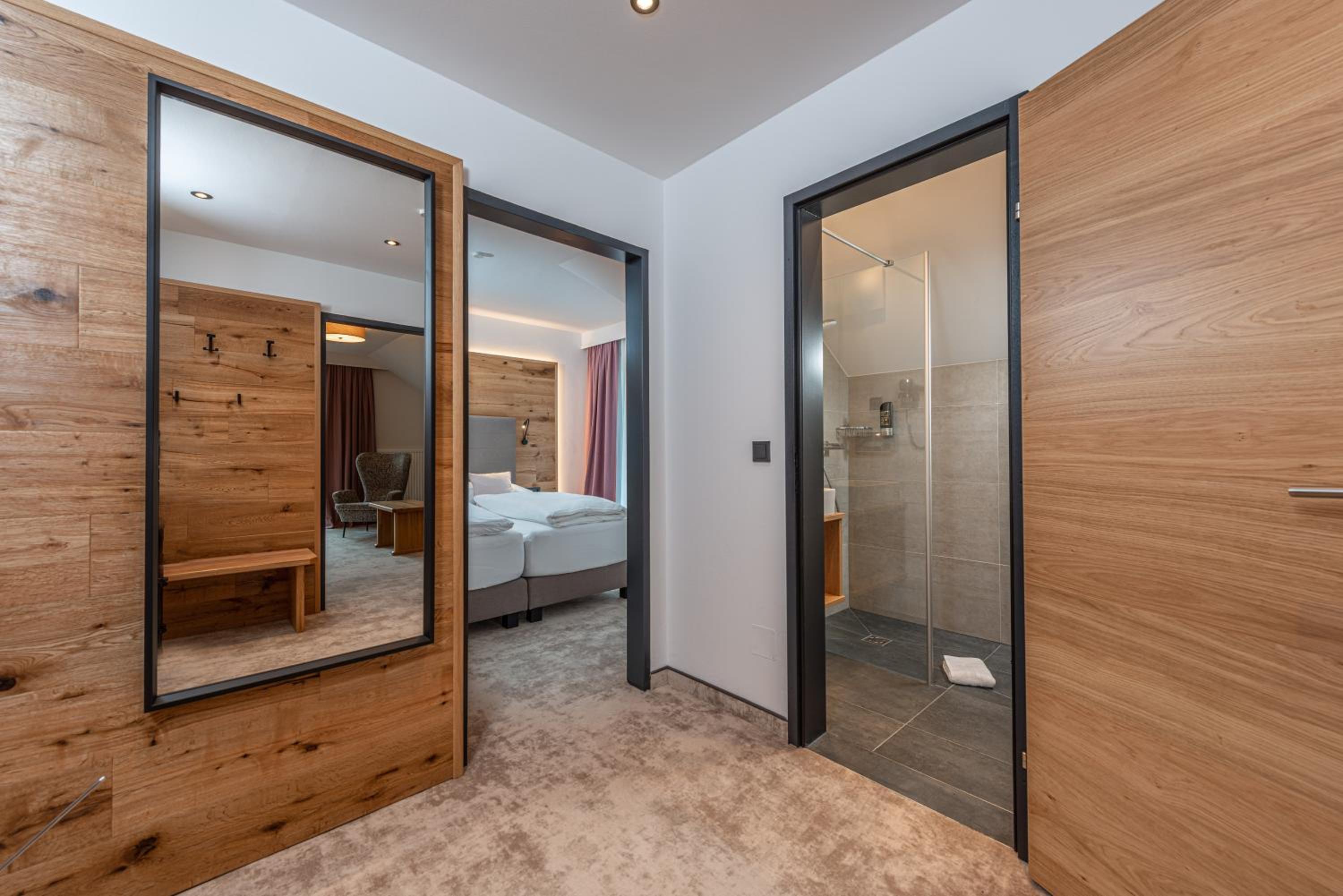 Family Suite with Balcony and View photo 2