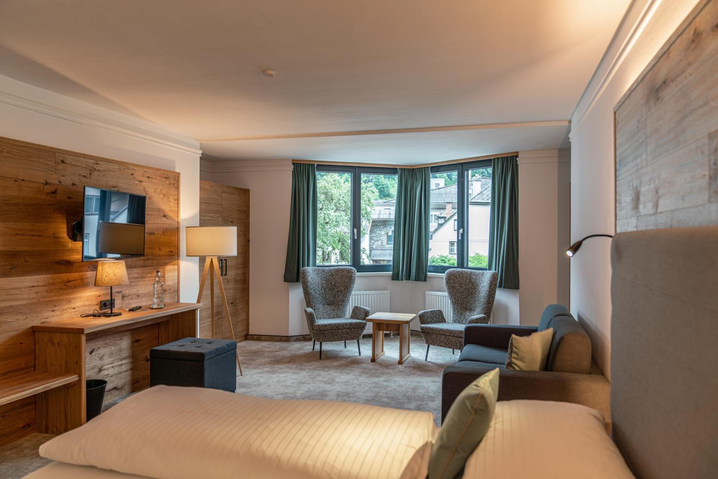 Deluxe Double Room with City View - Photo 1