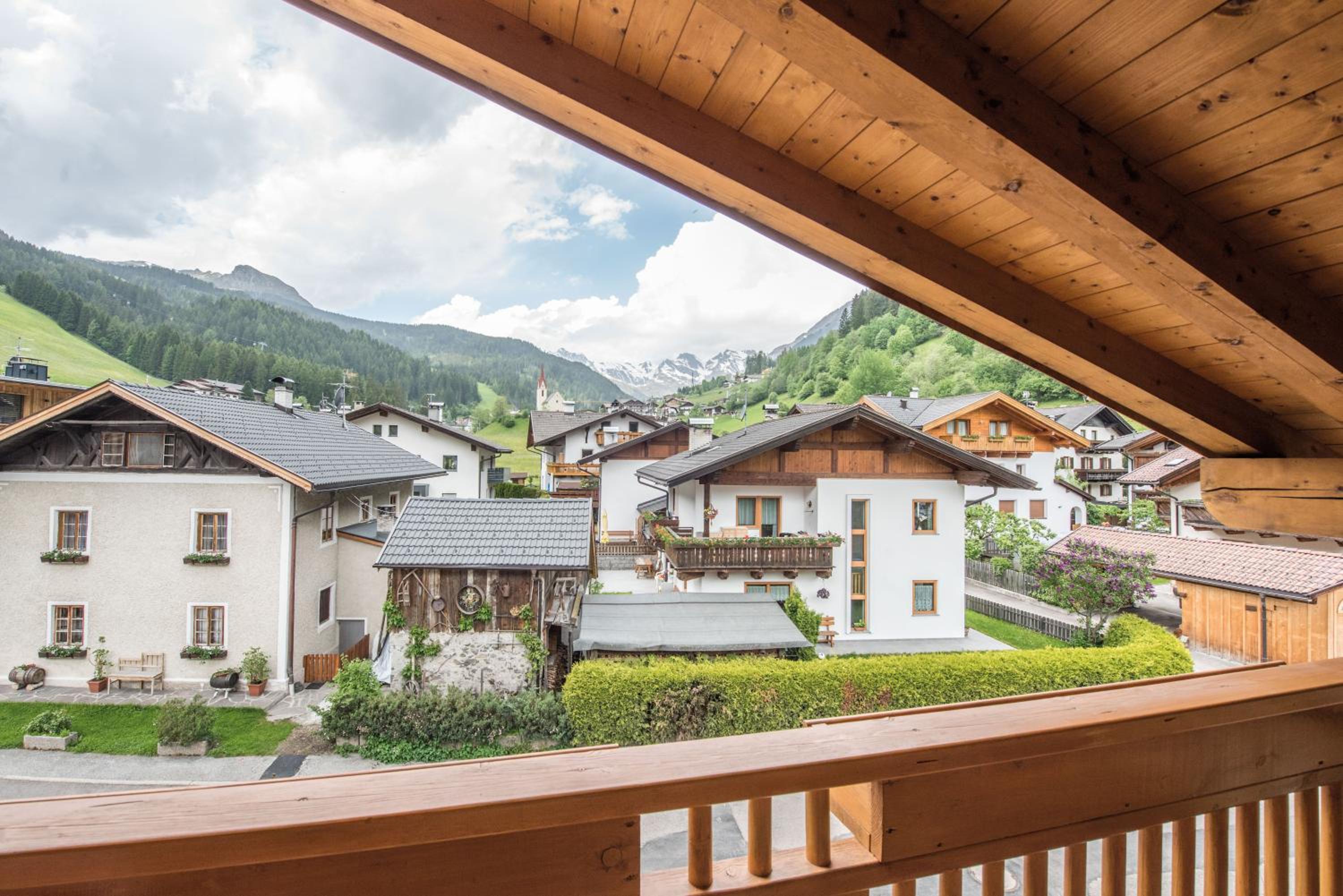 Classic Single Room with Balcony photo 2