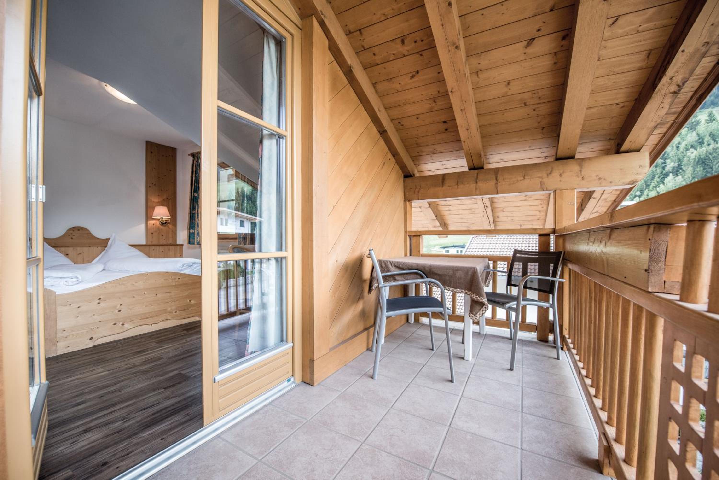 Classic Single Room with Balcony photo 3