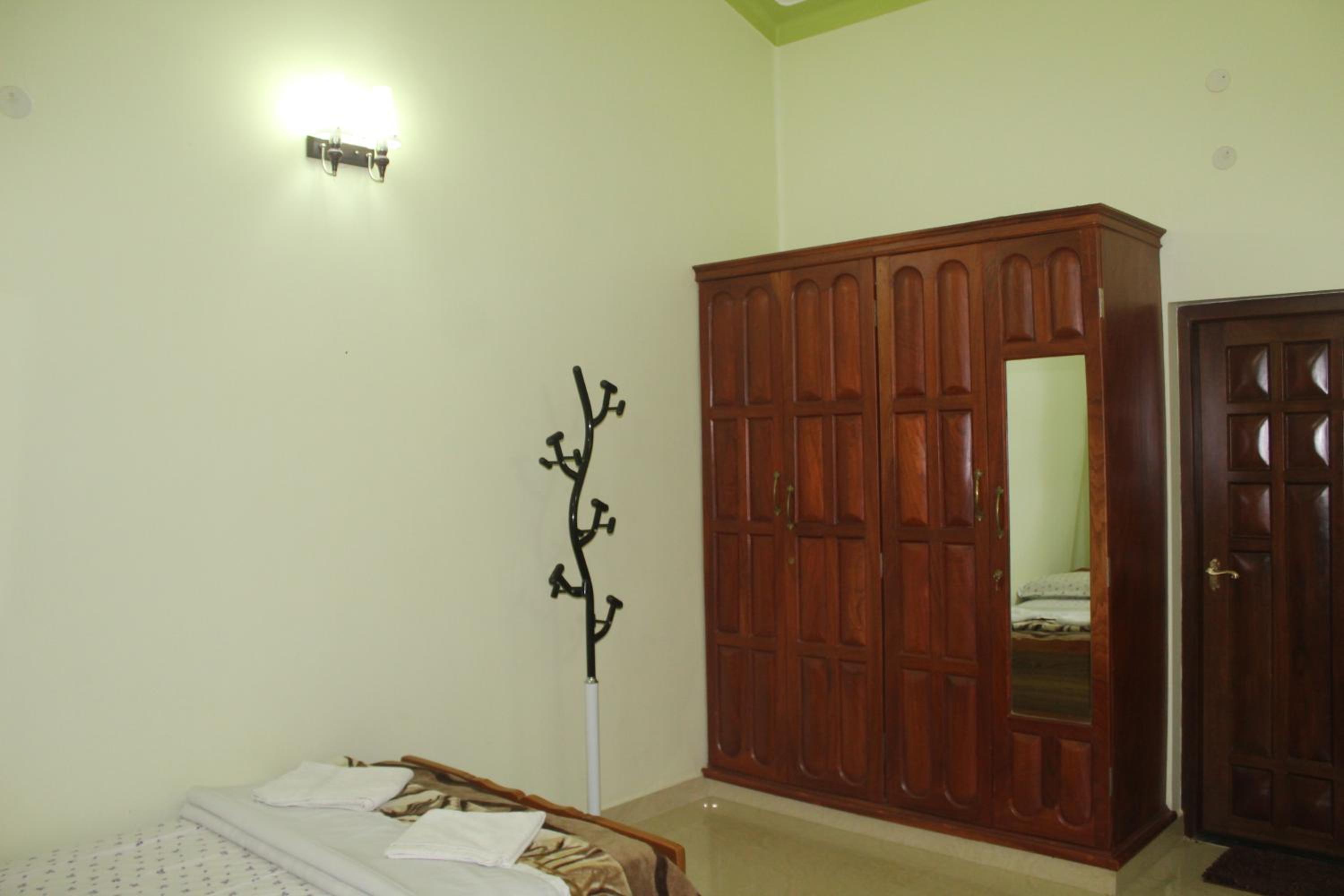 Quadruple Room with Balcony photo 3