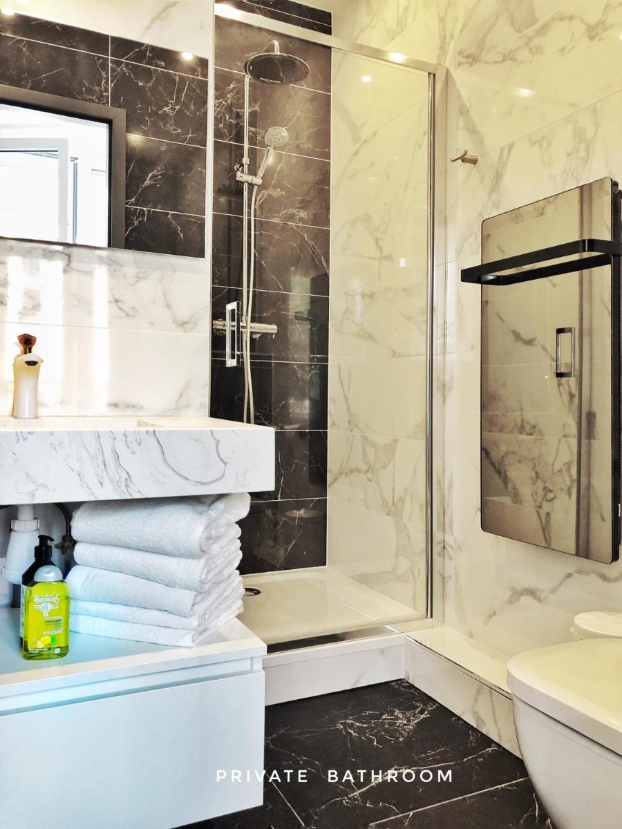 Deluxe Family Suite - Photo 5