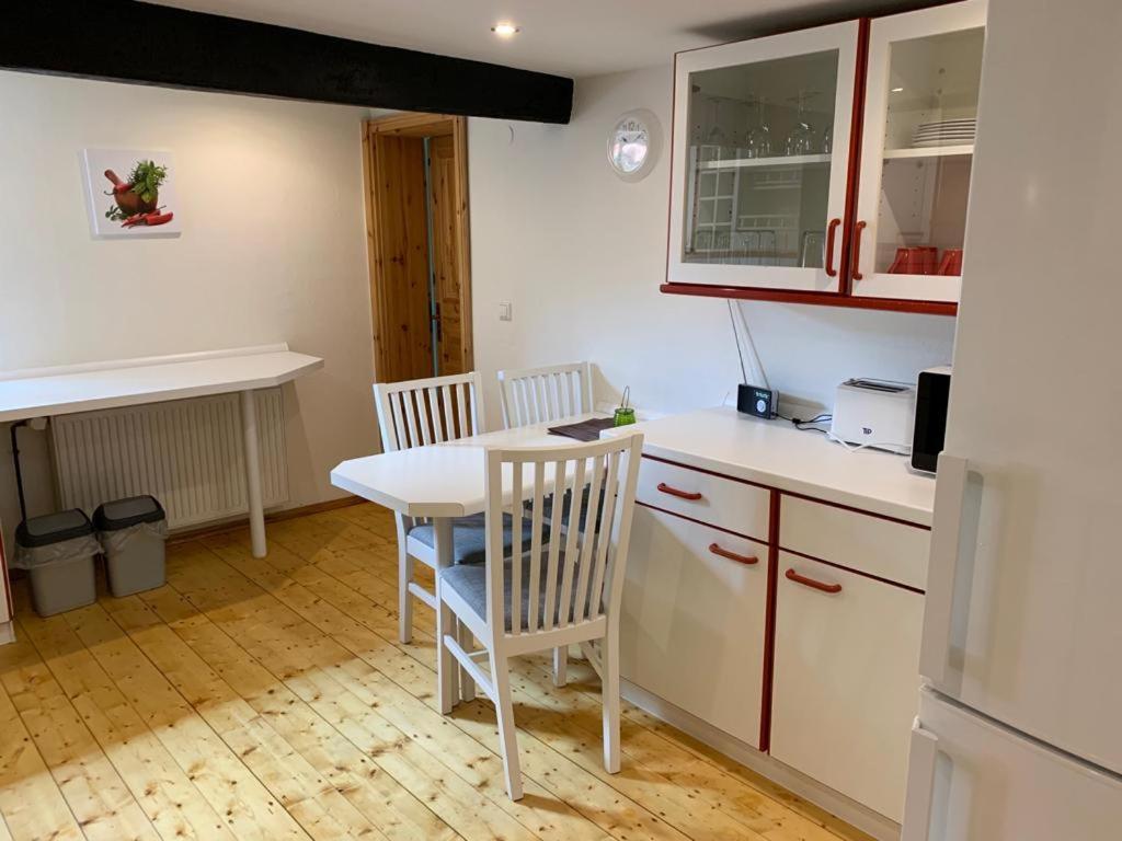 Double Room with Shared Bathroom photo 3