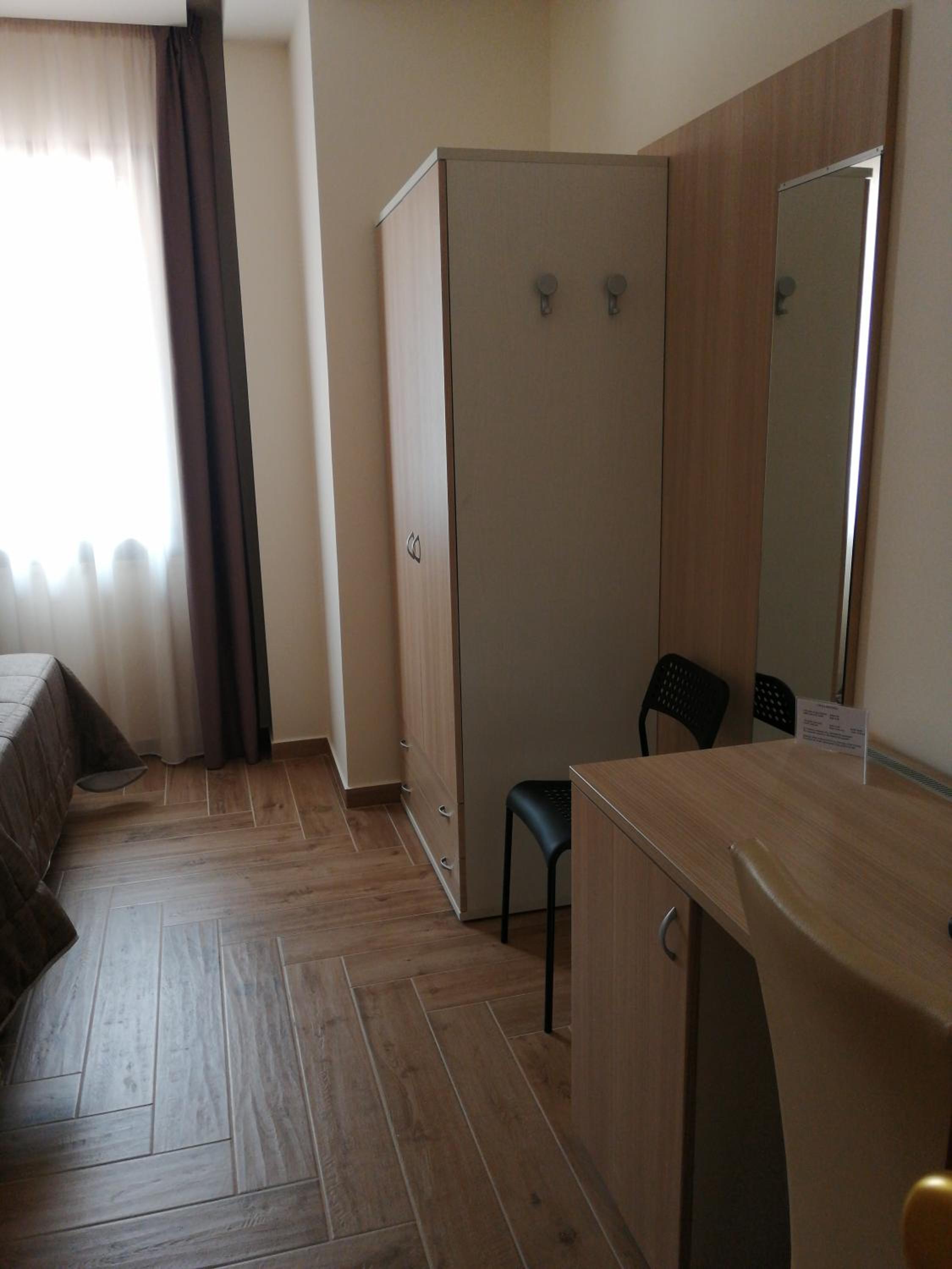 Single Room with Private Bathroom photo 1