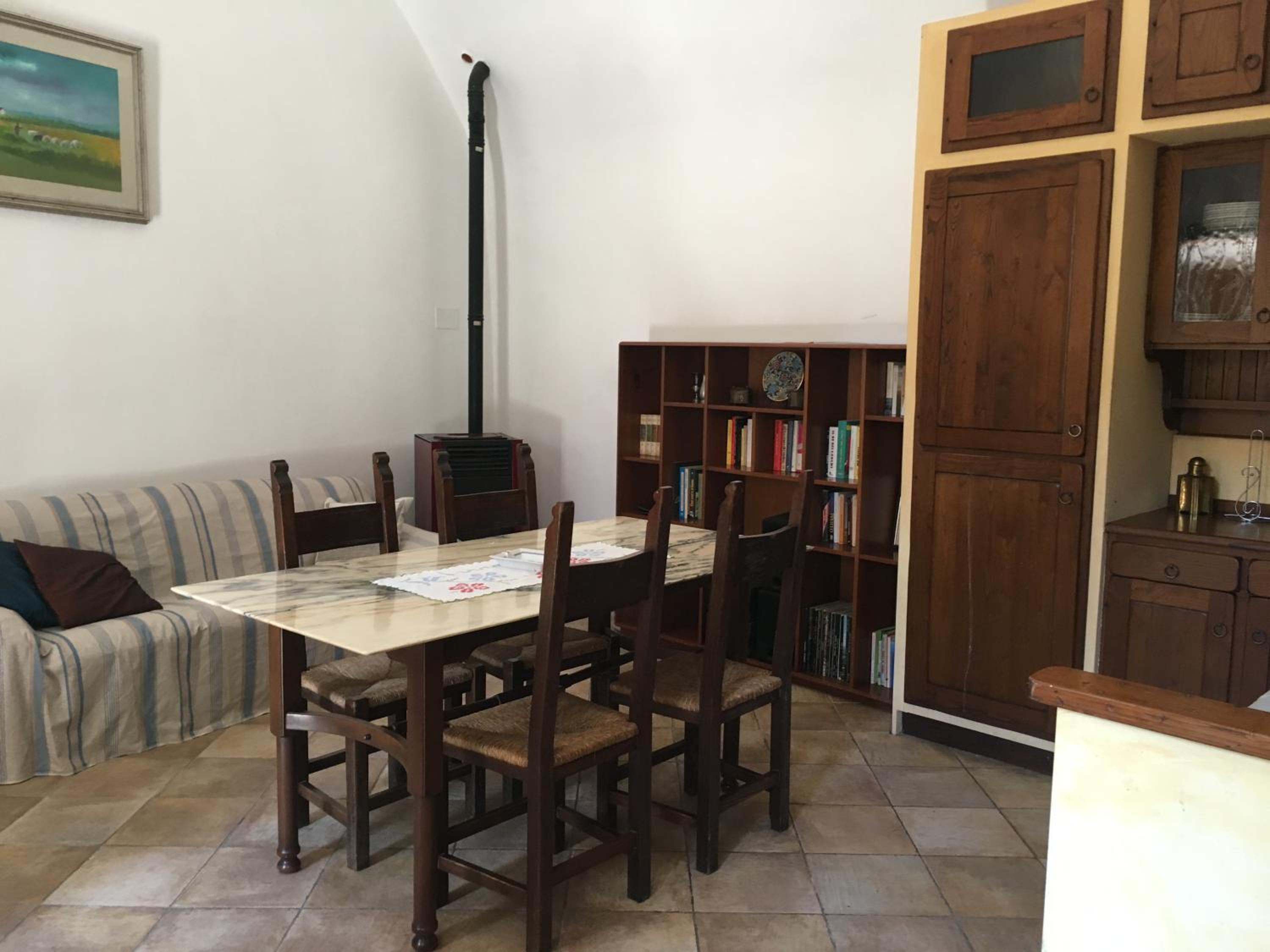 One-Bedroom Apartment - Photo 4