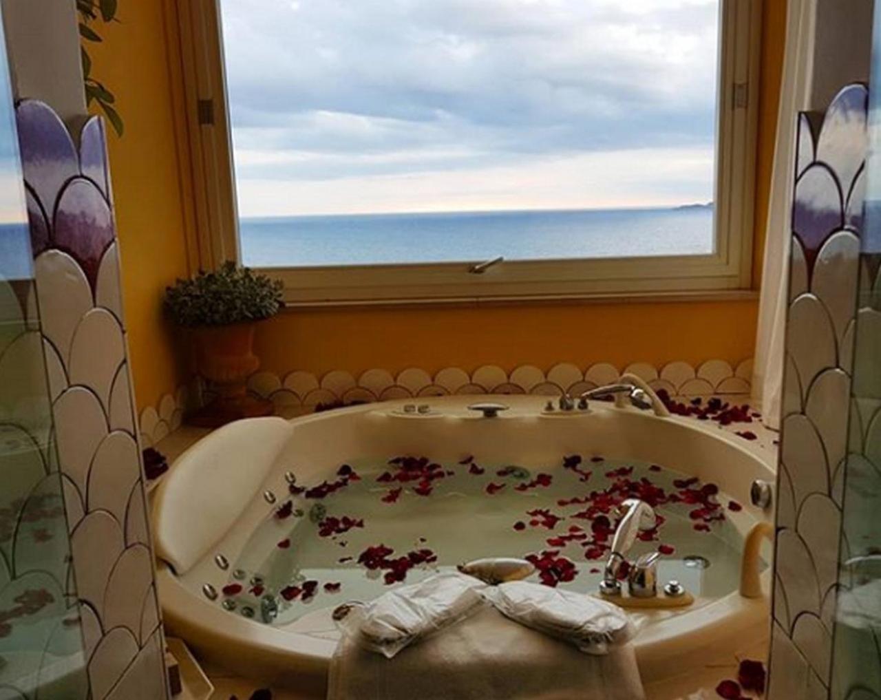 Queen Room with Spa Bath - Photo 5