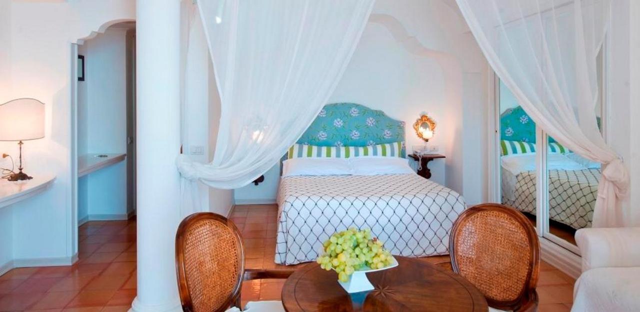 Queen Room with Spa Bath - Photo 1