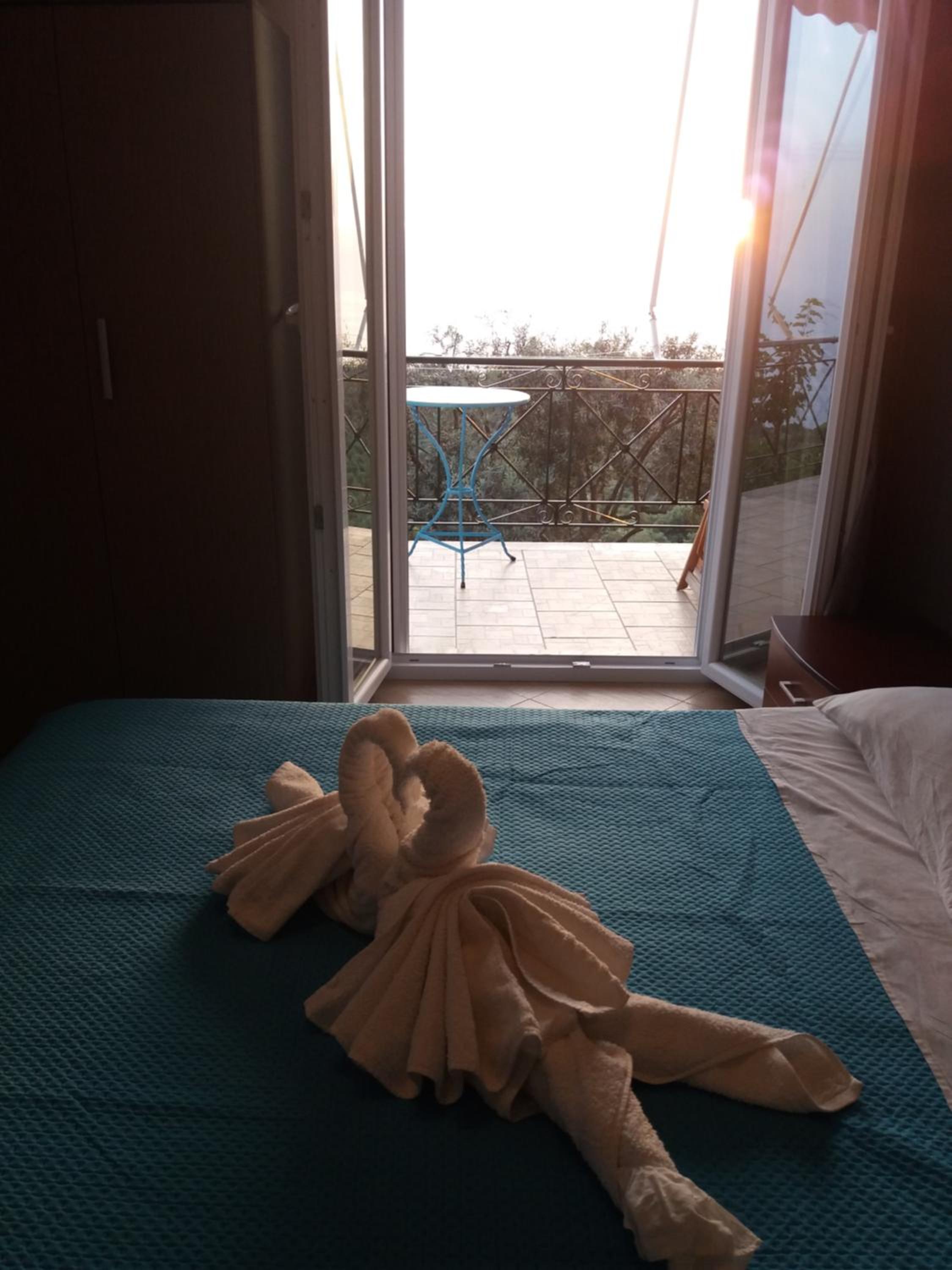 Triple Room with Sea View - Photo 11