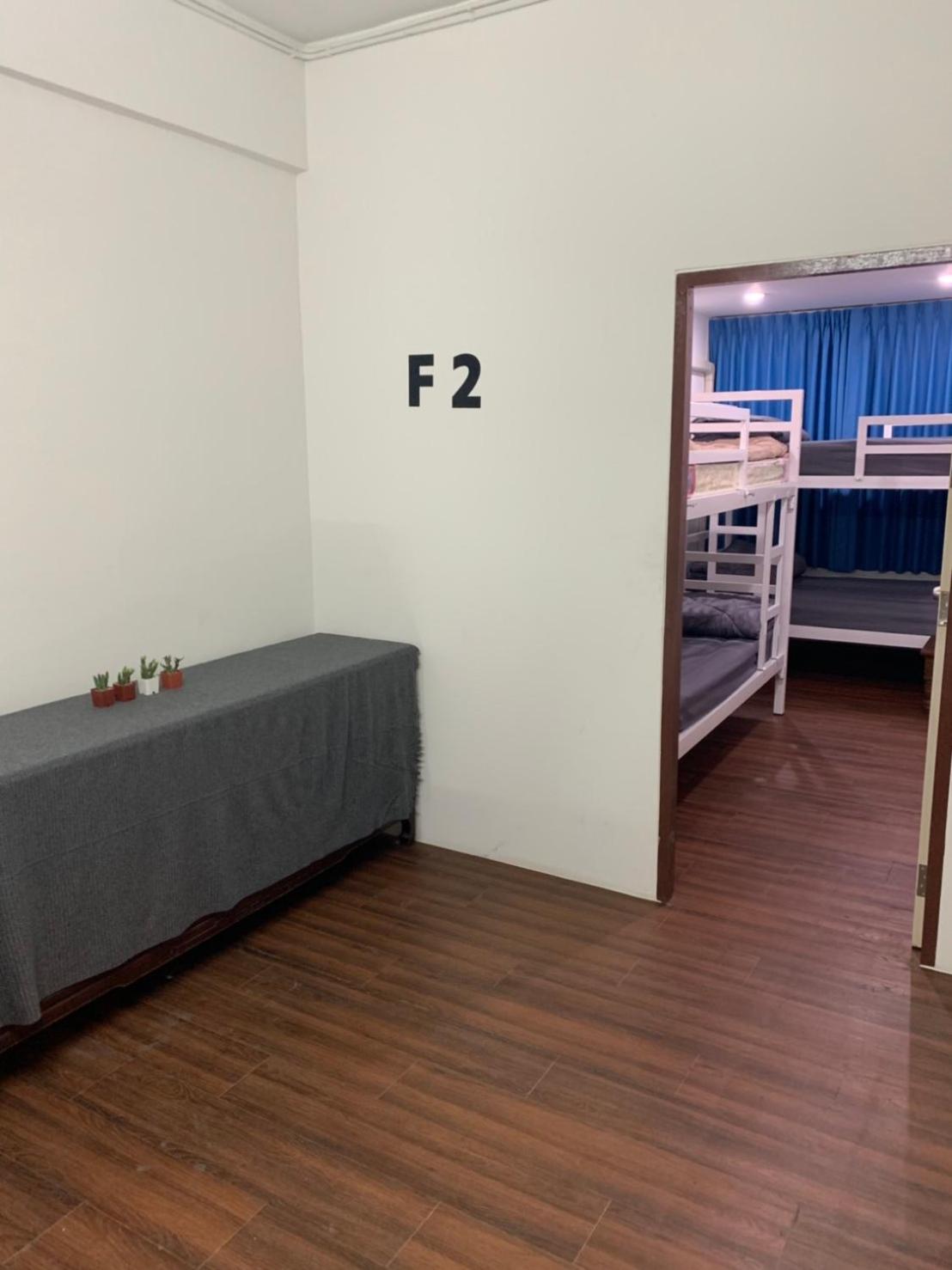 Standard Queen Room - Photo 8