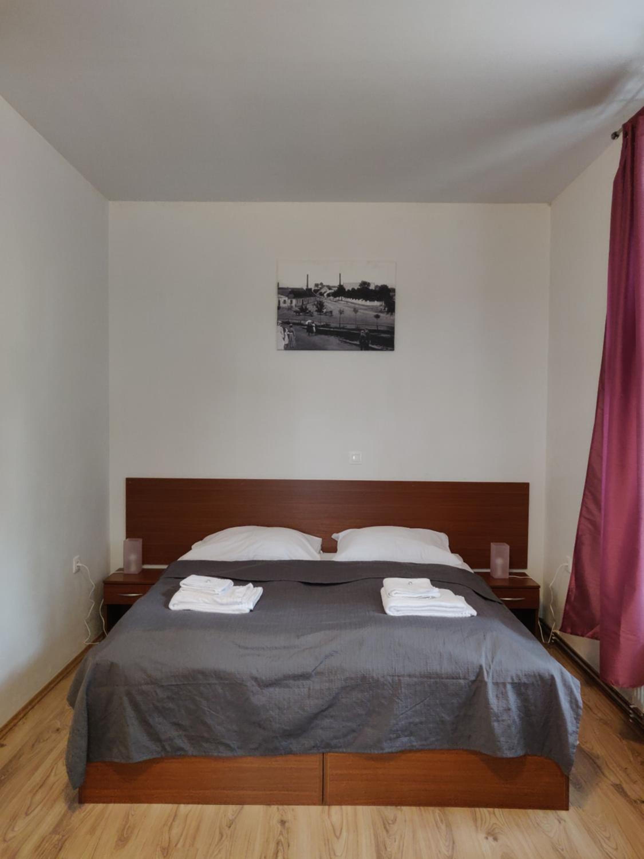 Deluxe Double Room (2 Adults + 1 Child) - Photo 1