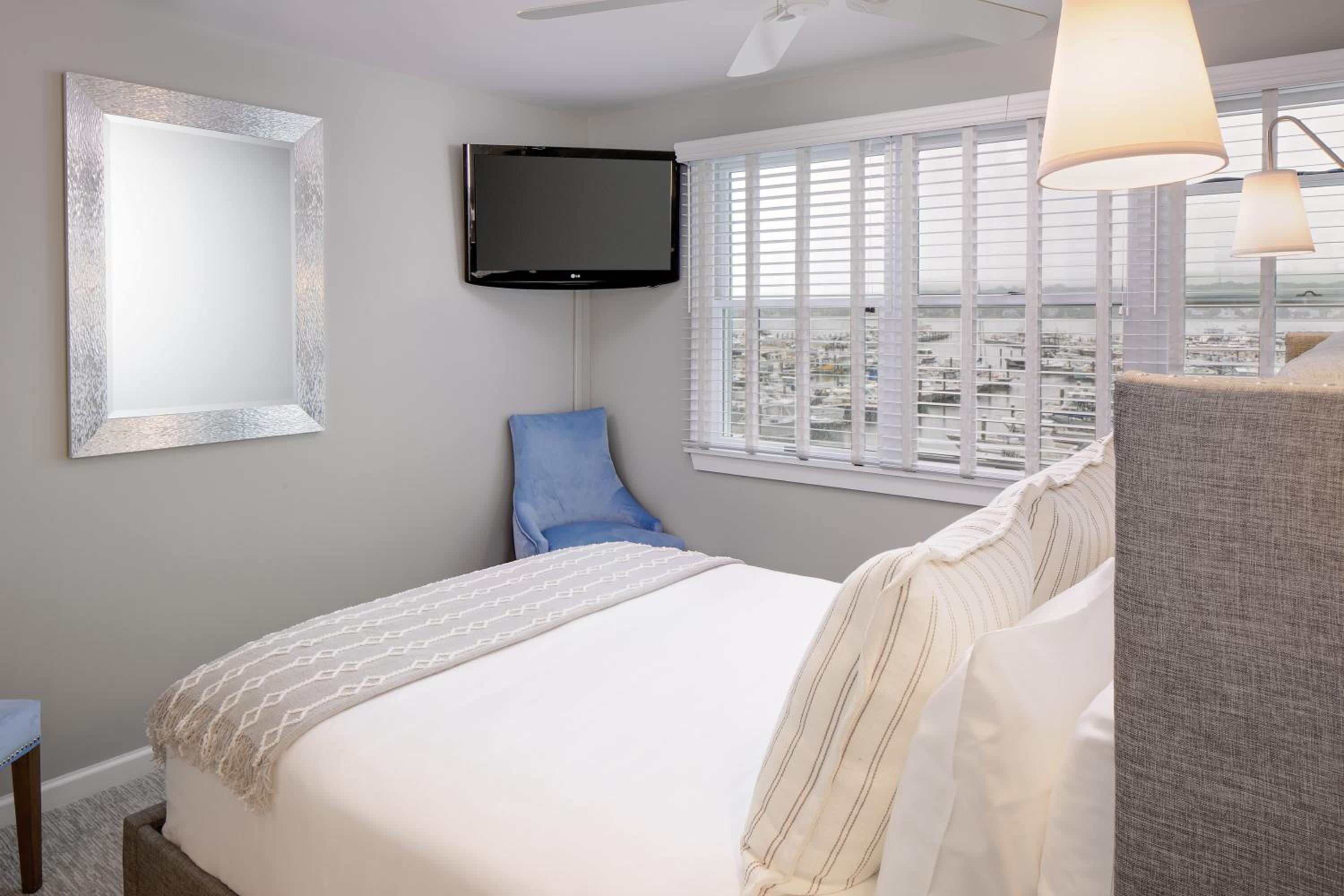 Deluxe Queen Room - Non Smoking