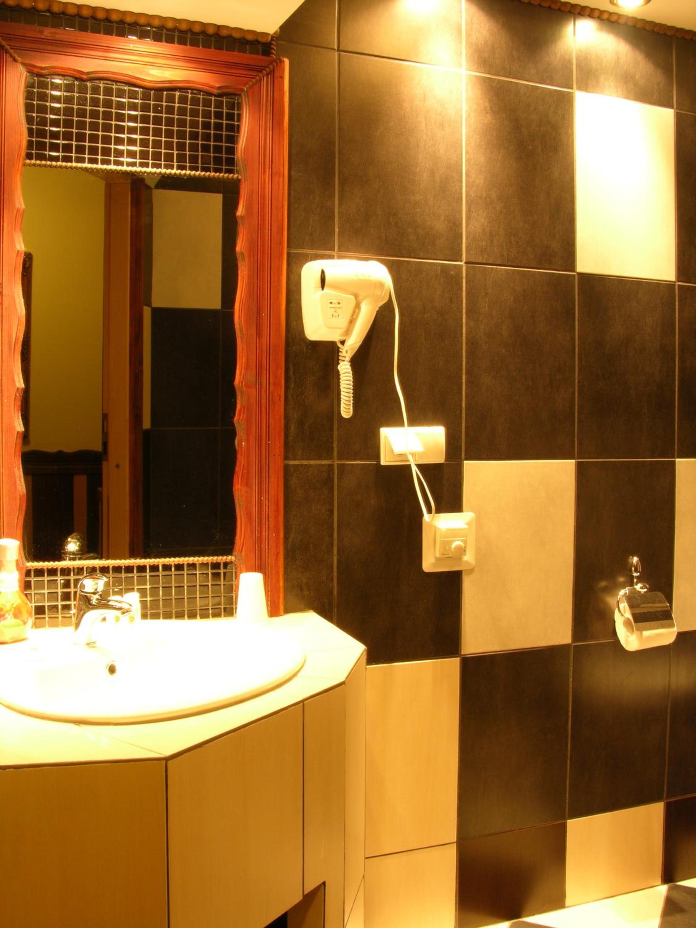 Double Room - Photo 3