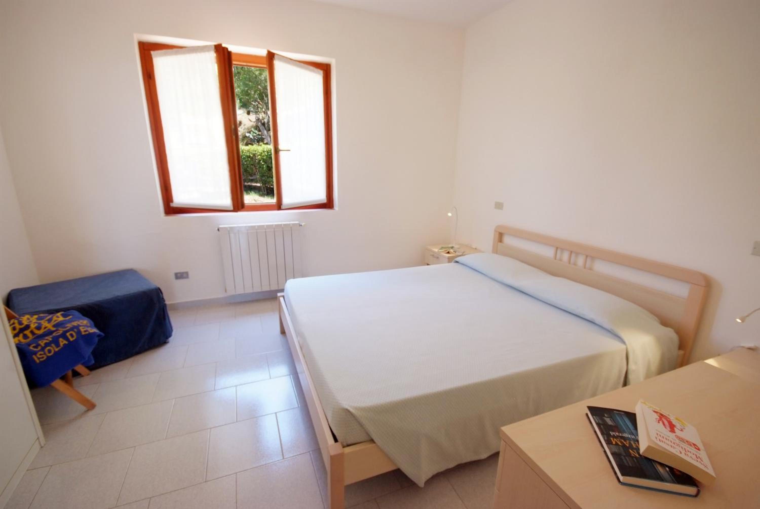 One-Bedroom Apartment (5 Adults) - Photo 11