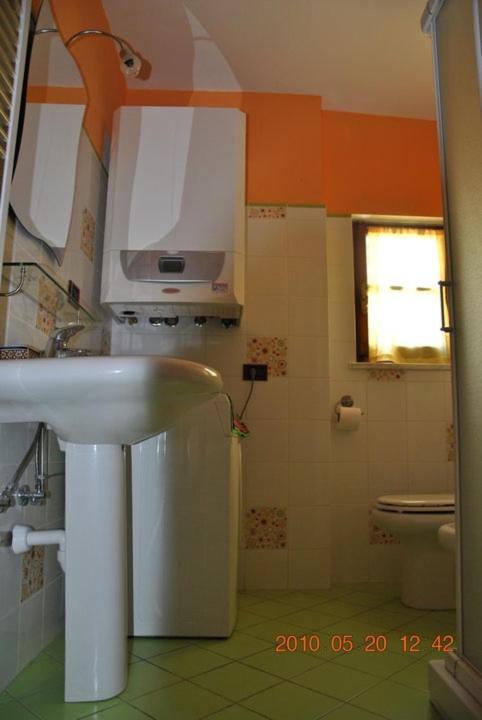 Double Room with Private External Bathroom - Photo 2
