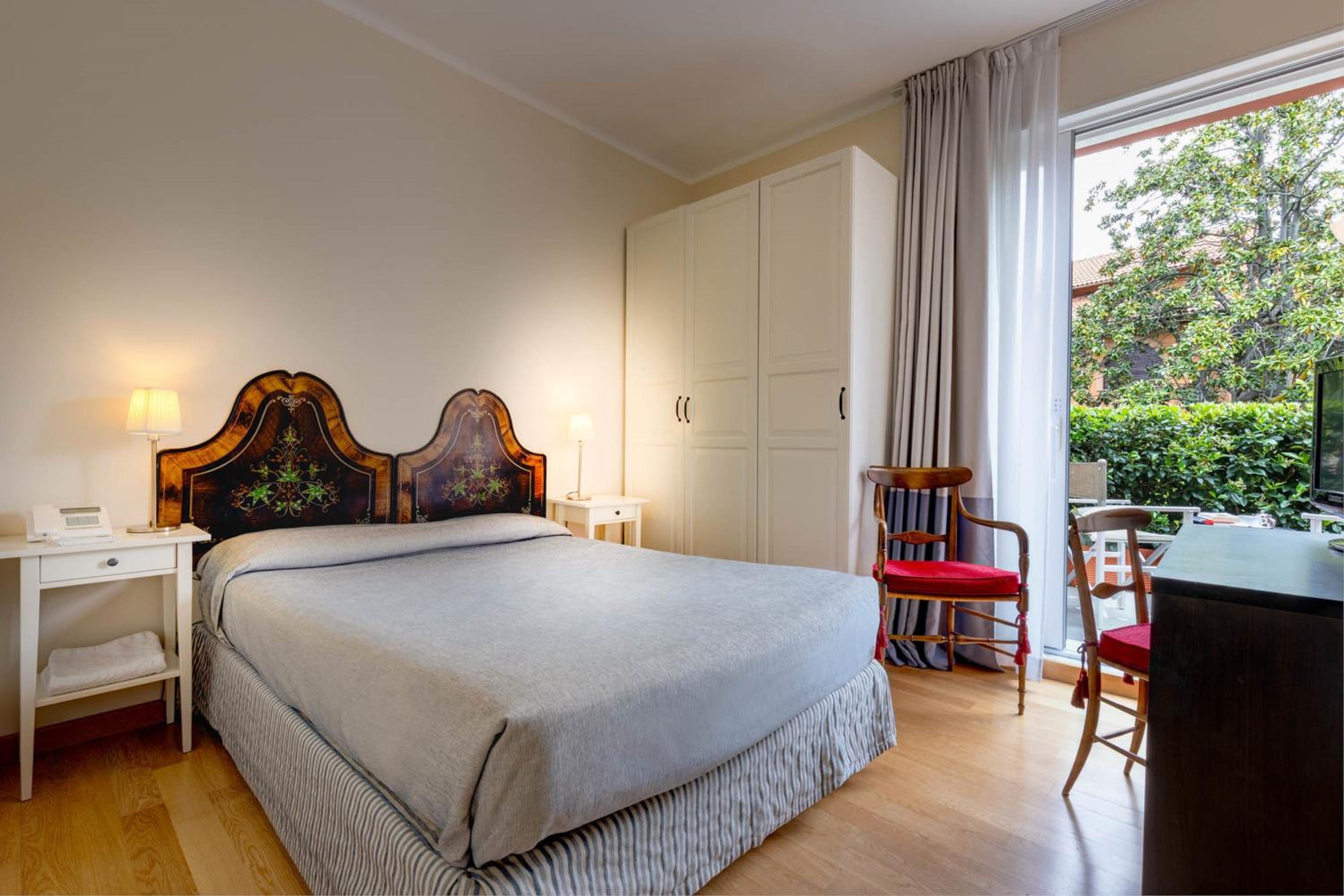 Large Single Room photo 3