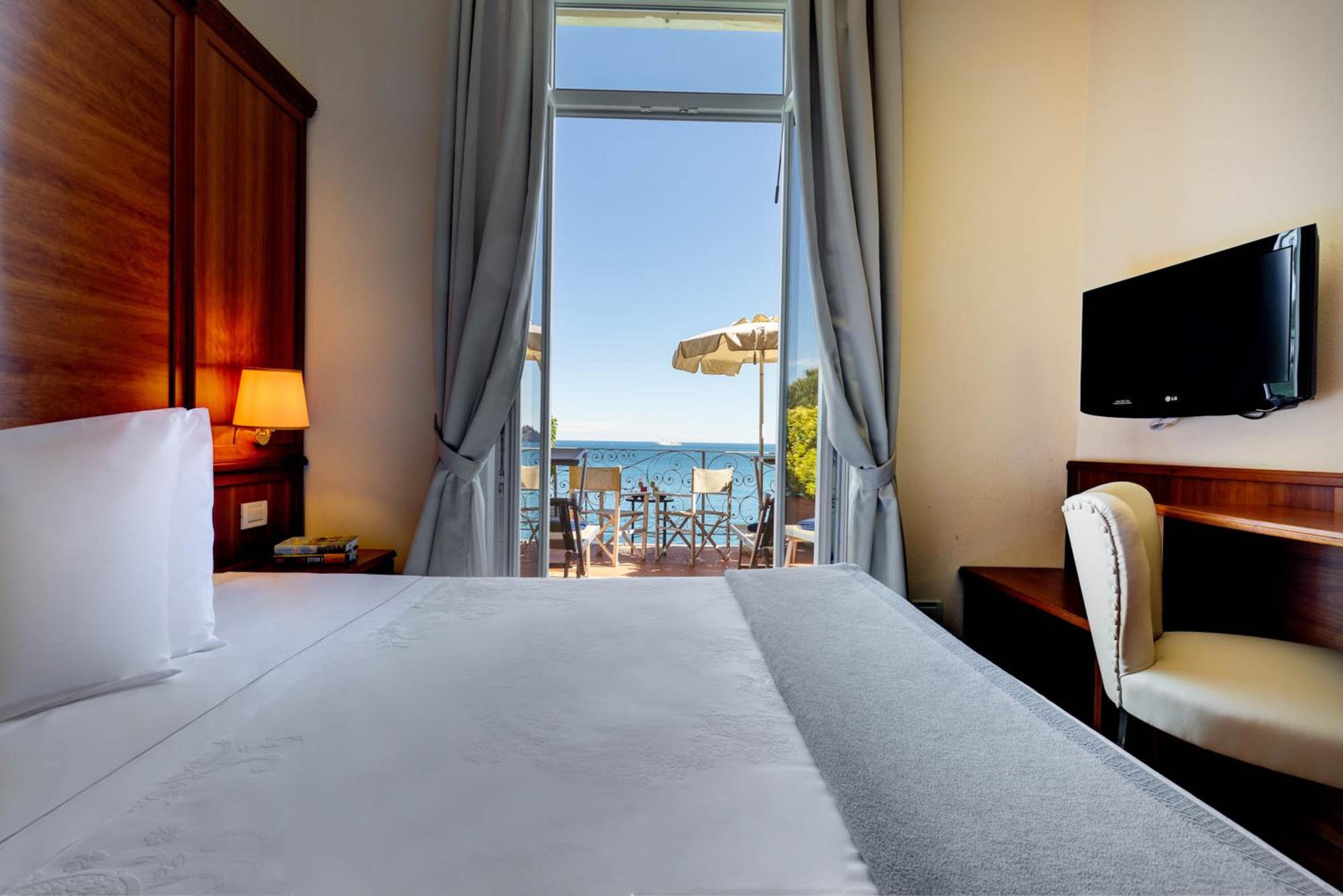 Large Single Room with Sea View photo 3