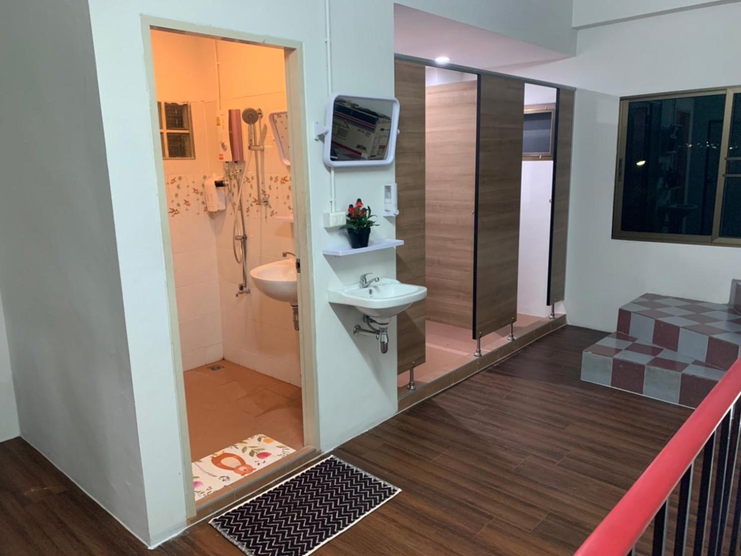 Standard Queen Room - Photo 18