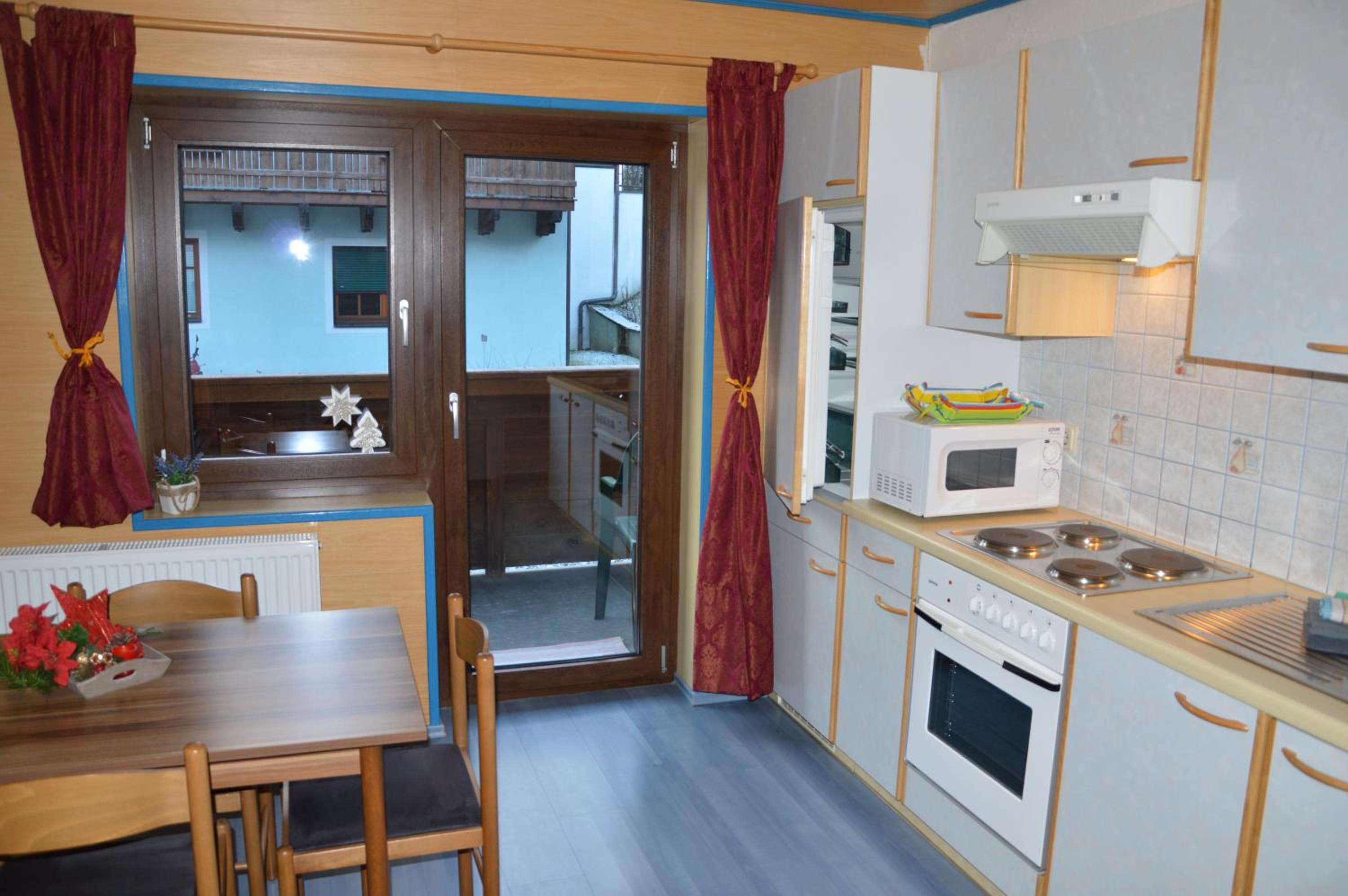 One-Bedroom Apartment with Balcony photo 2