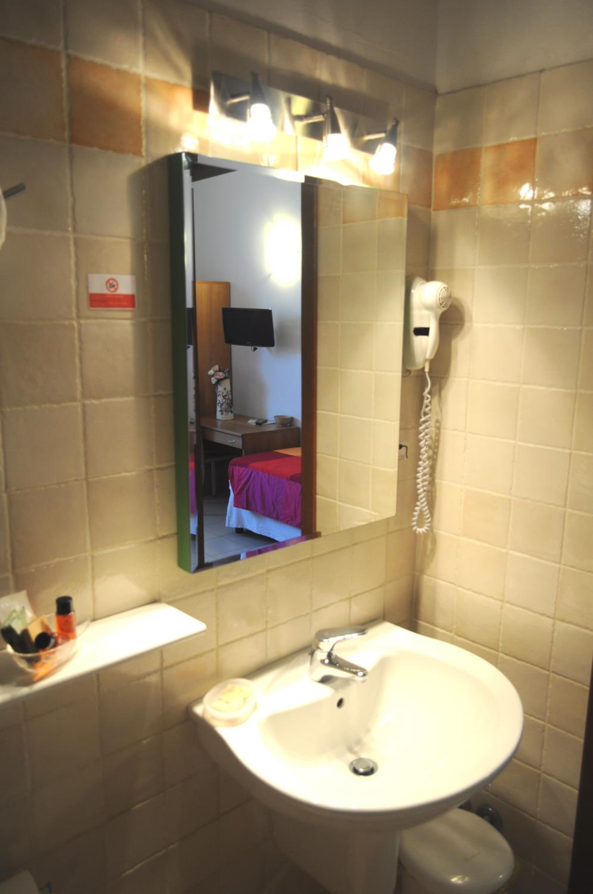 Triple Room - Photo 5