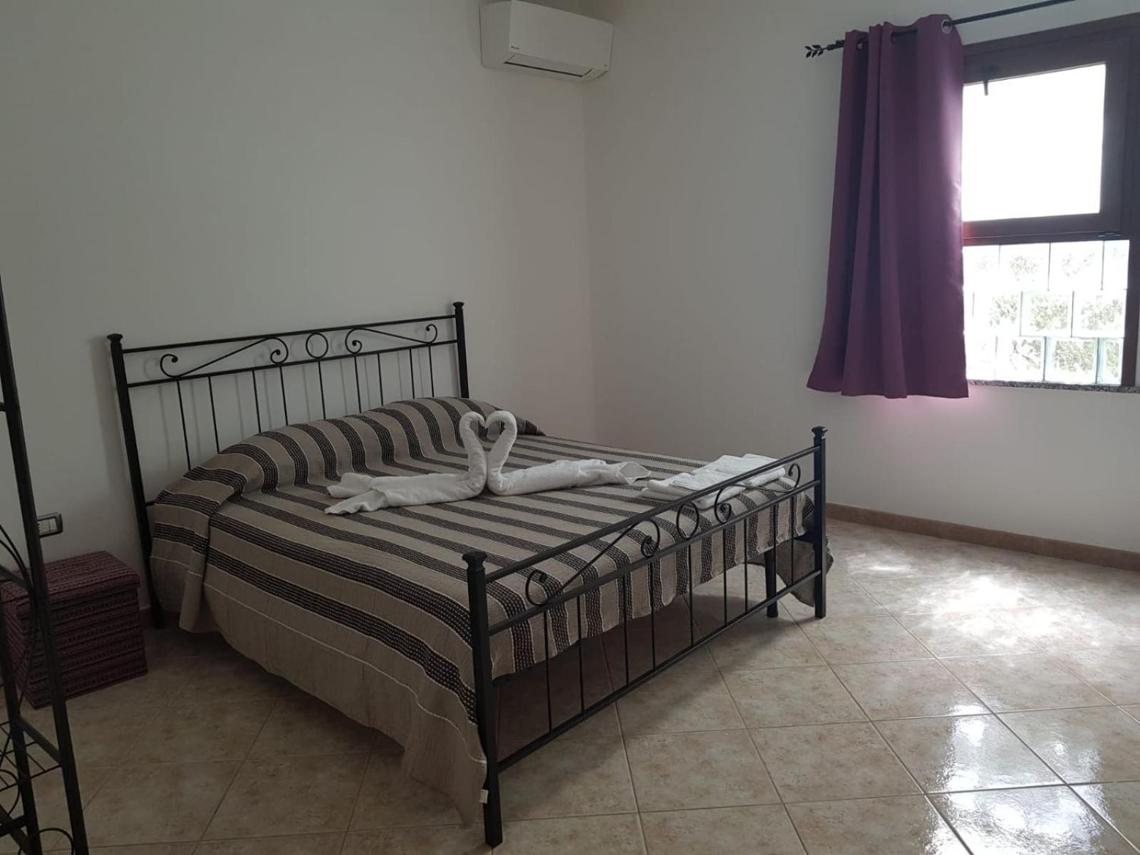 Deluxe Double Room (2 Adults + 1 Child)
