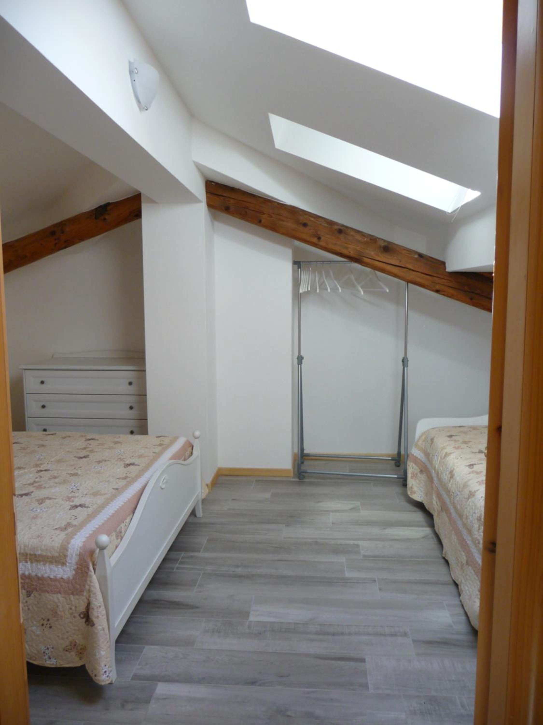 Deluxe Suite with Spa Bath - Photo 5
